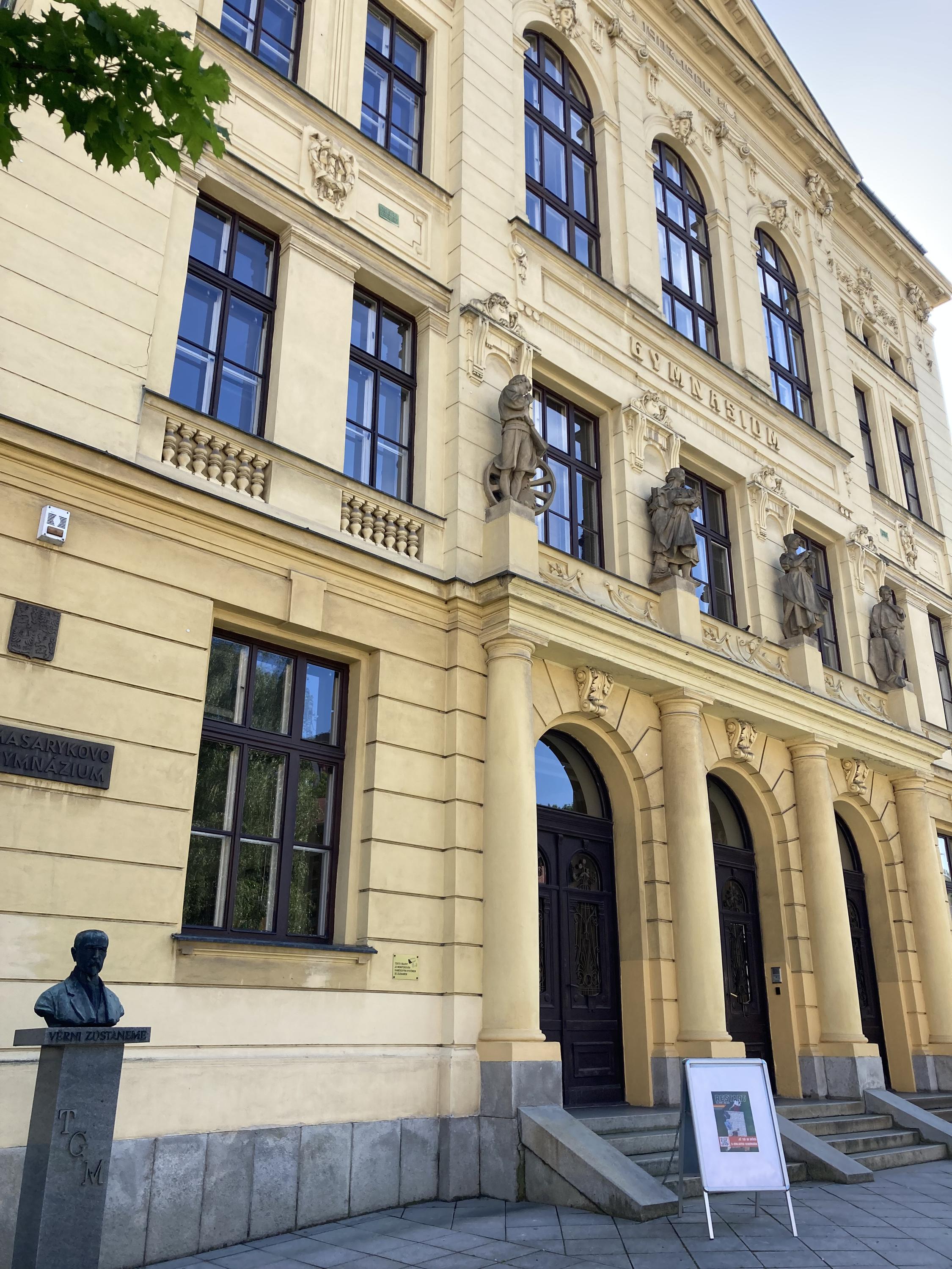 Masarykovo gymnázium, Příbor foto 2