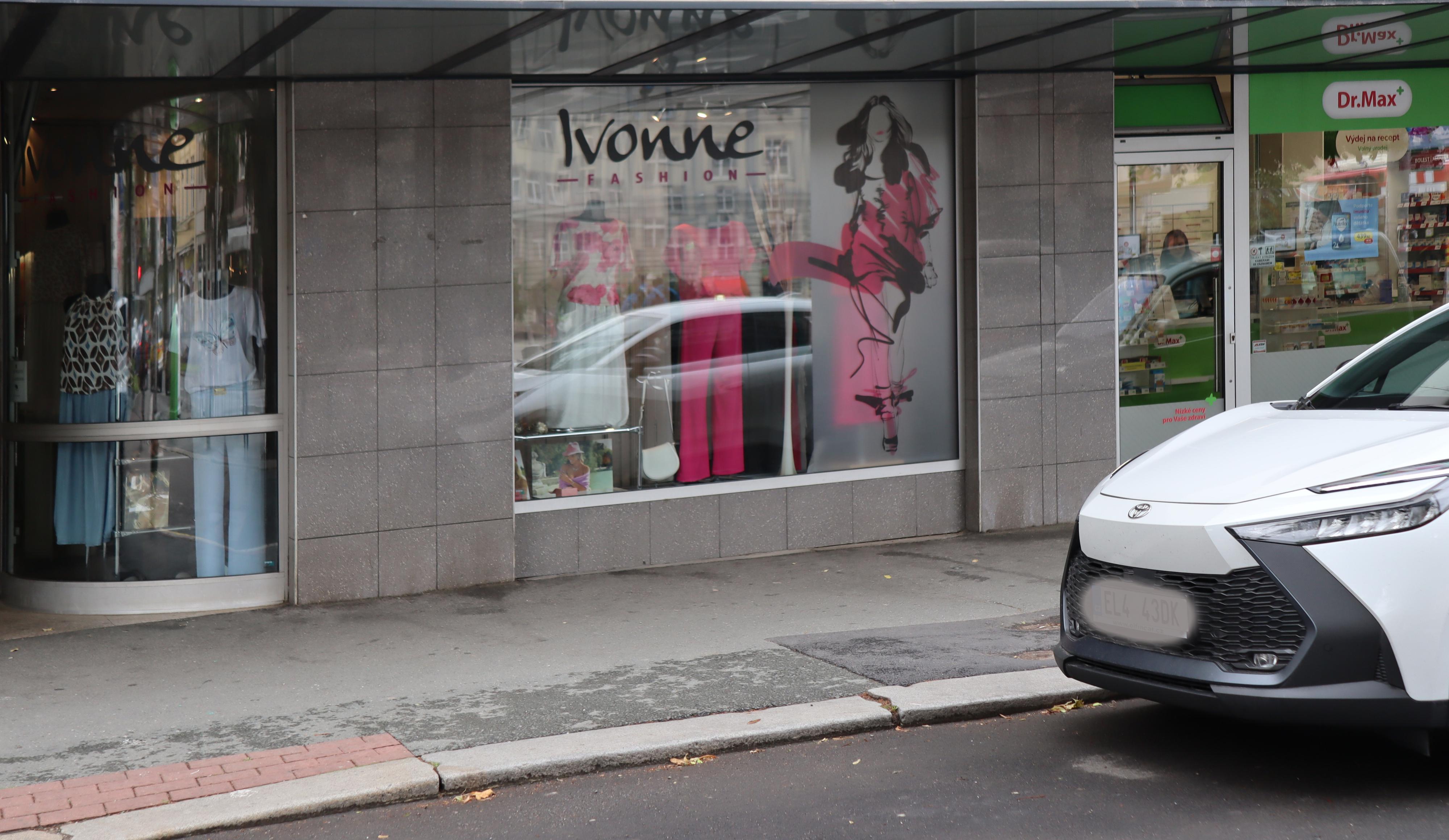 Ivonne Fashion foto 2