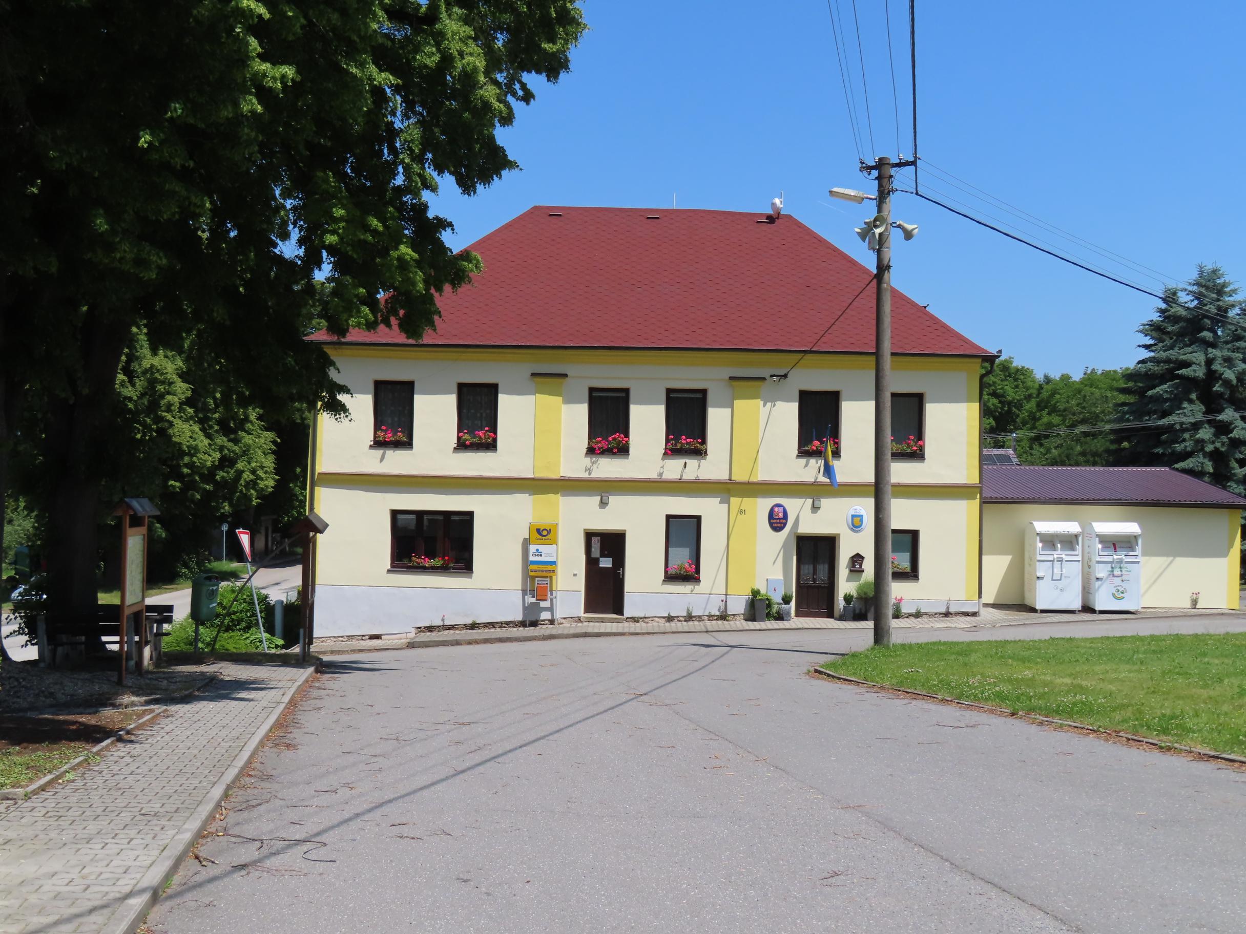 Radenín - obecní úřad foto 2