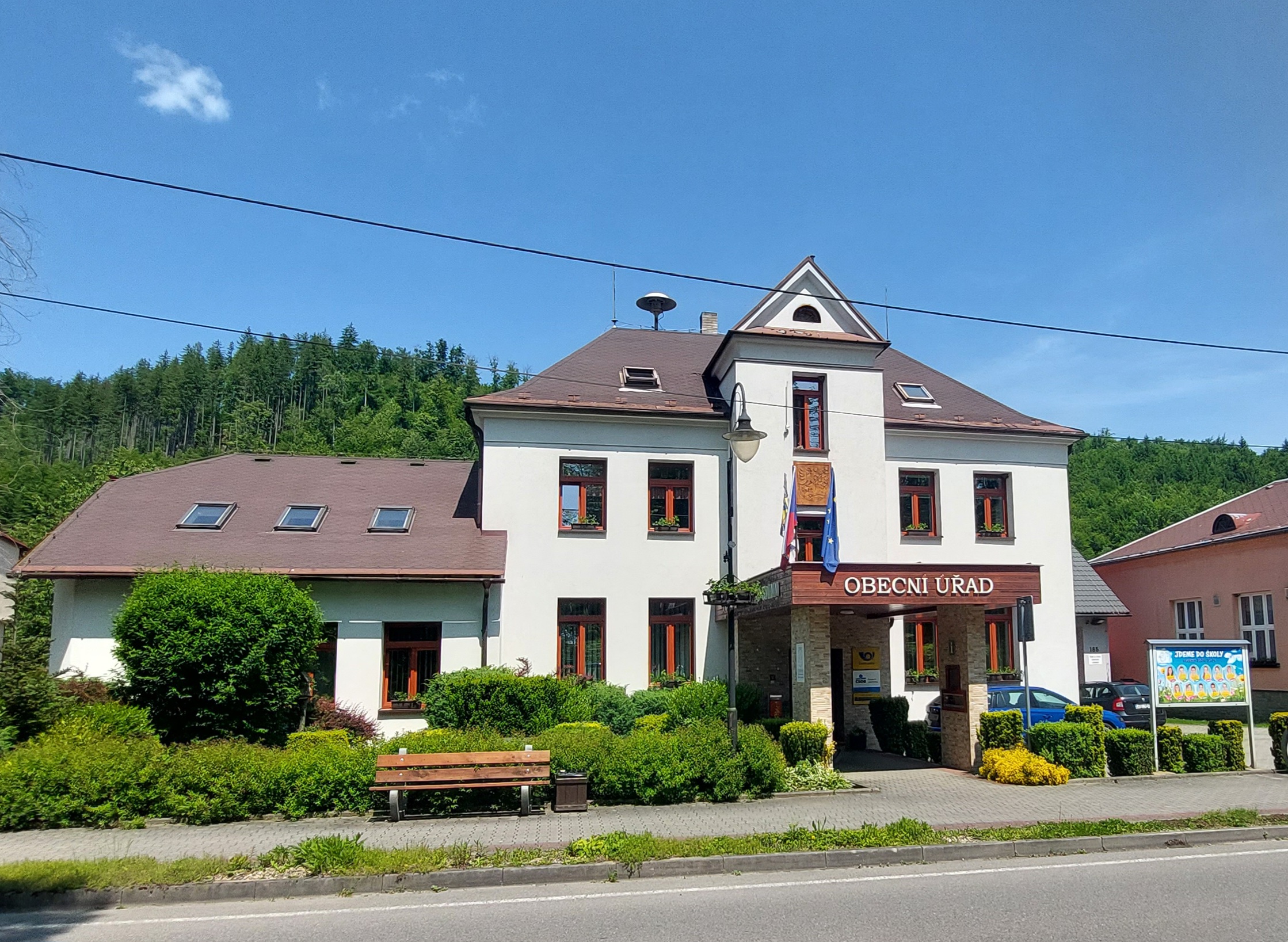 Dolní Lomná - obecní úřad foto 4