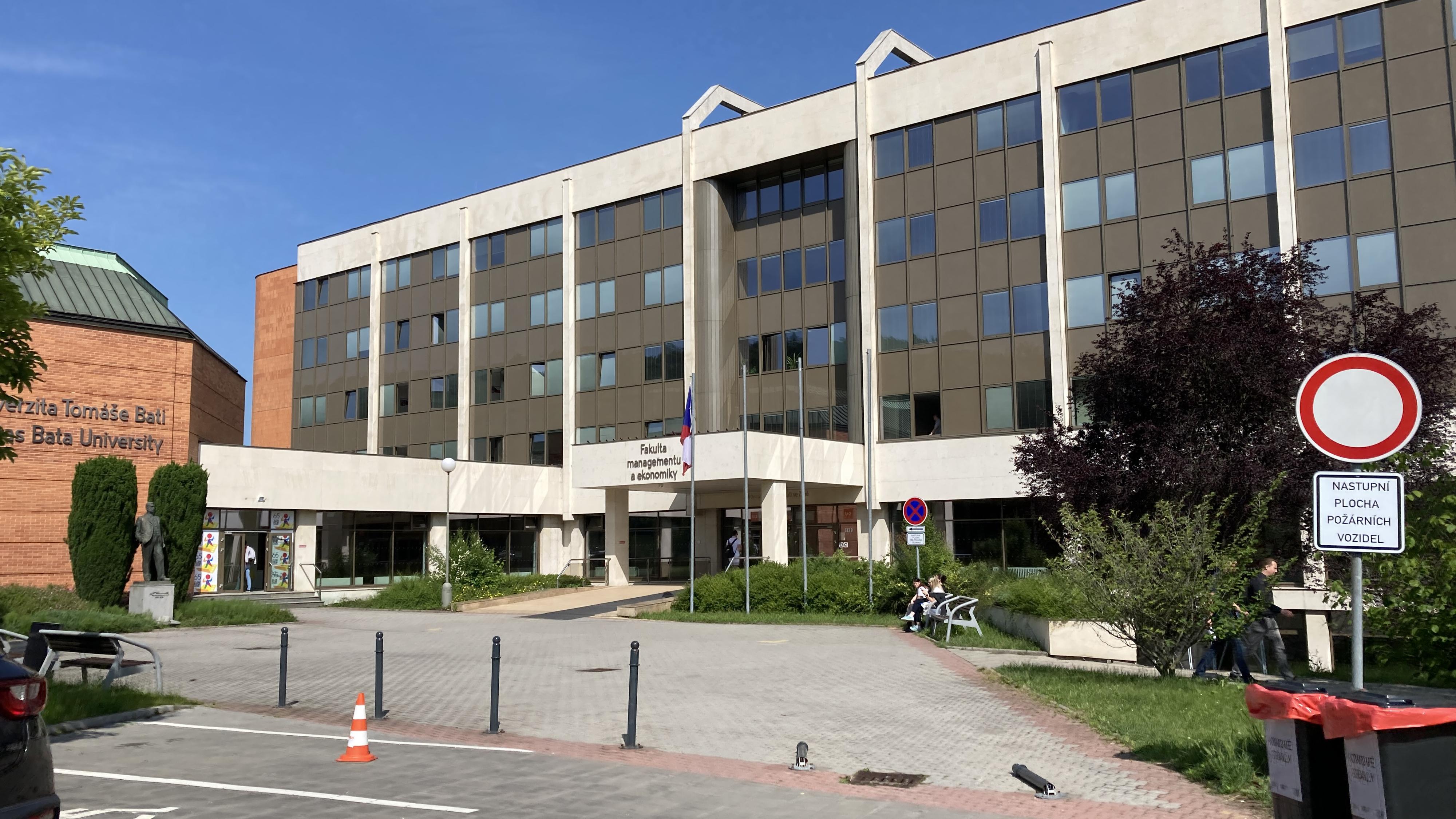 Ústav managementu a marketingu Fakulty managementu a ekonomiky foto 2