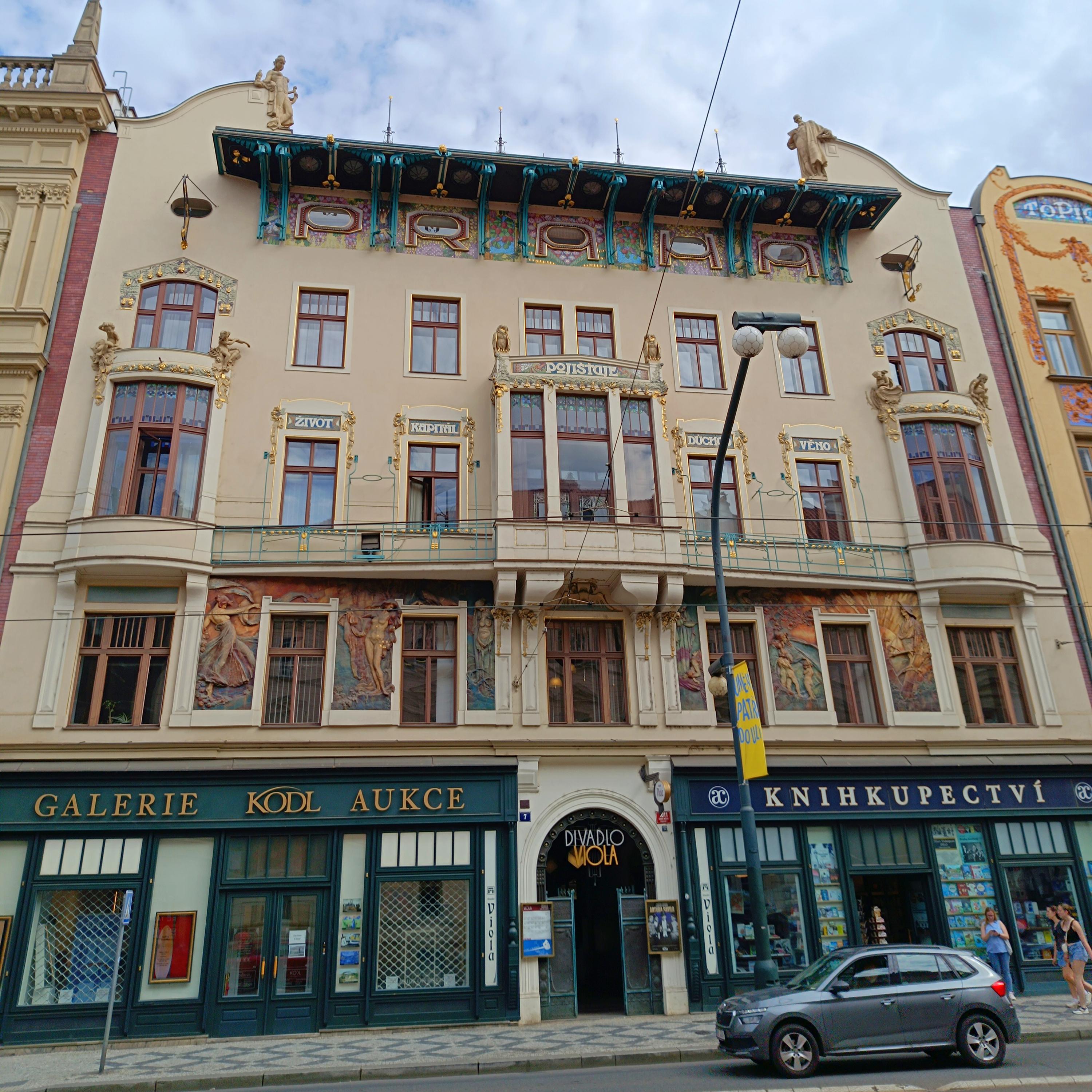 Knihkupectví Academia foto 4