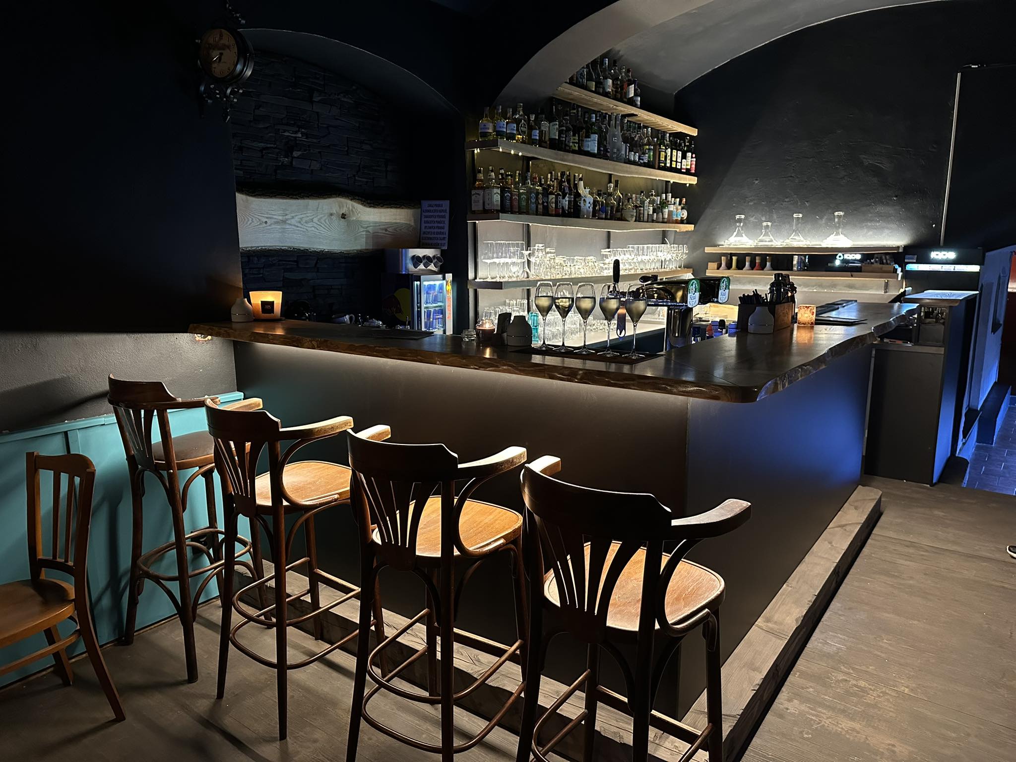 NO_NAME Bar & Pub foto 4