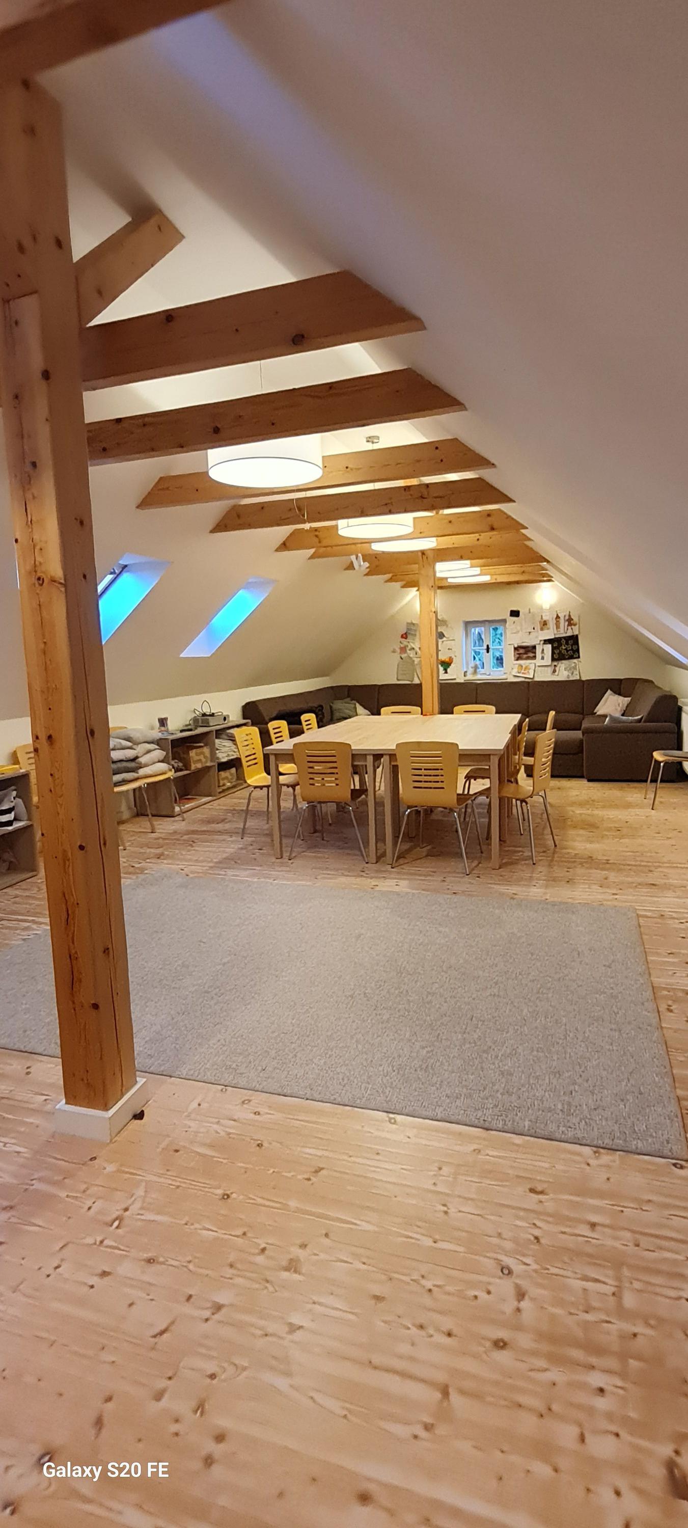 Komunitní Centrum Farní Dvůr foto 1