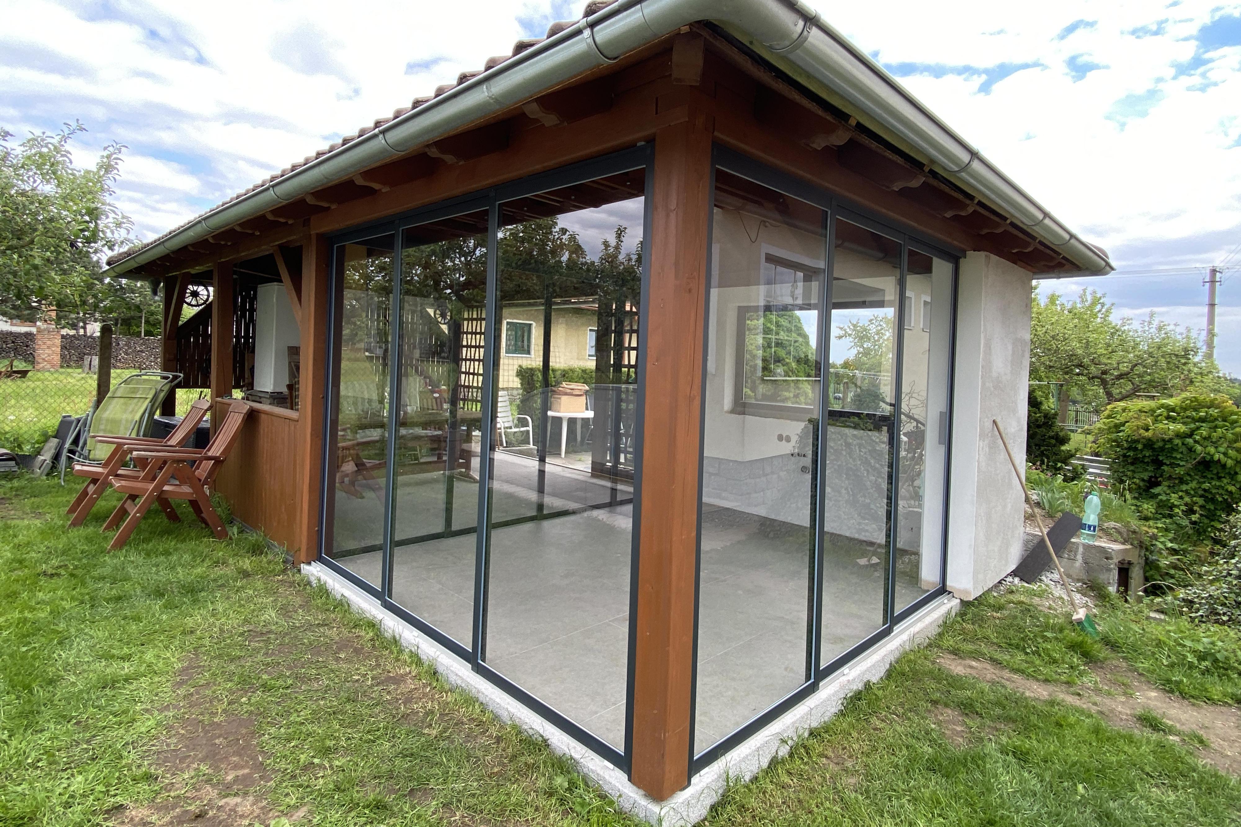 Zasklení do stávajících pergol a teras