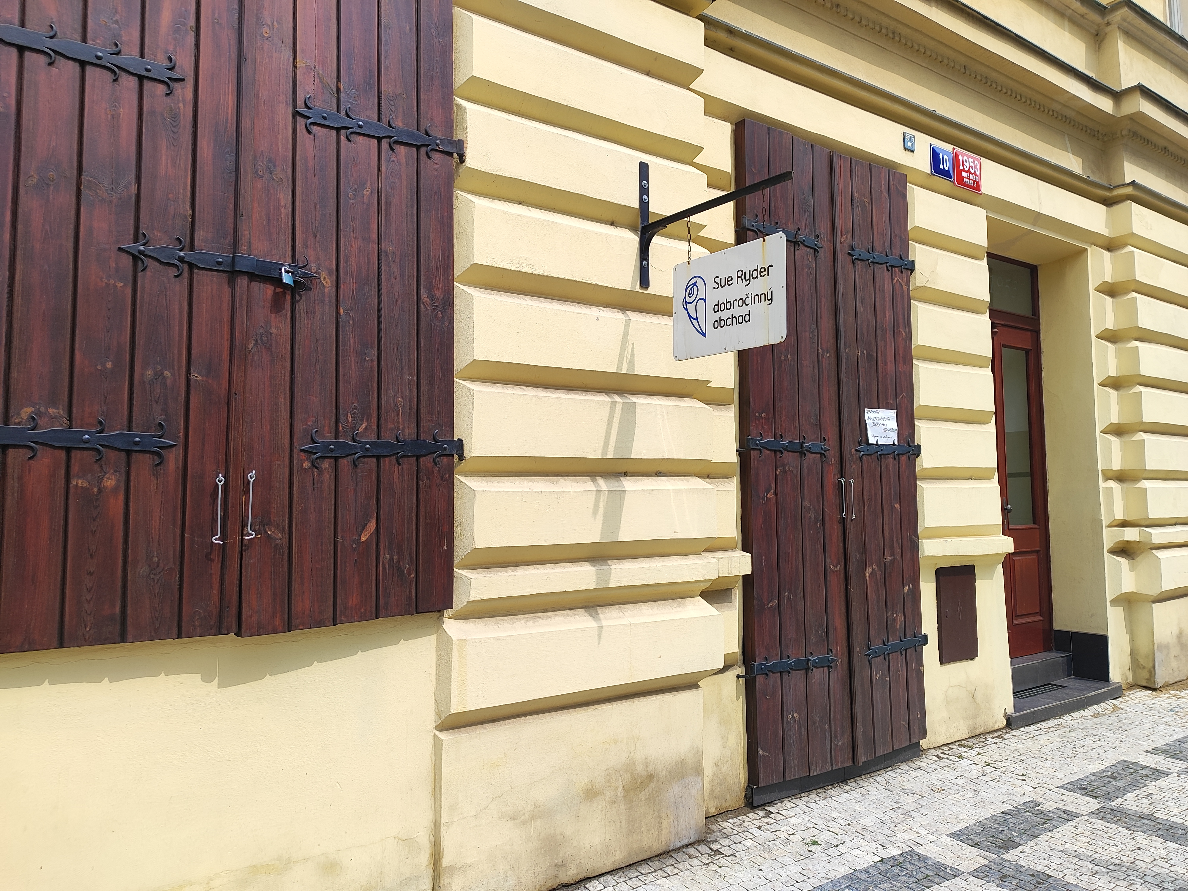 Dobročinný obchod Sue Ryder foto 2
