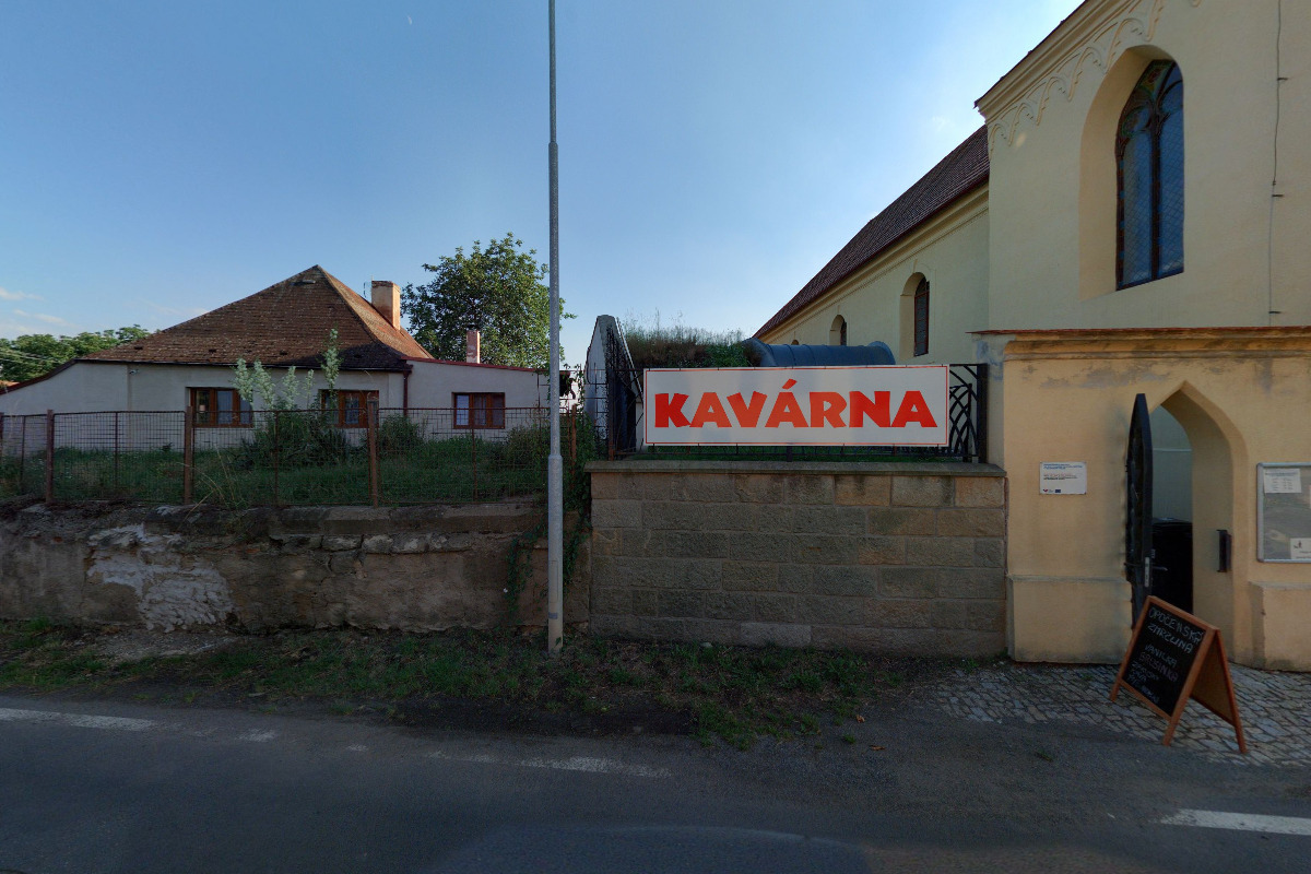 KAVÁRNA U KOSTELA