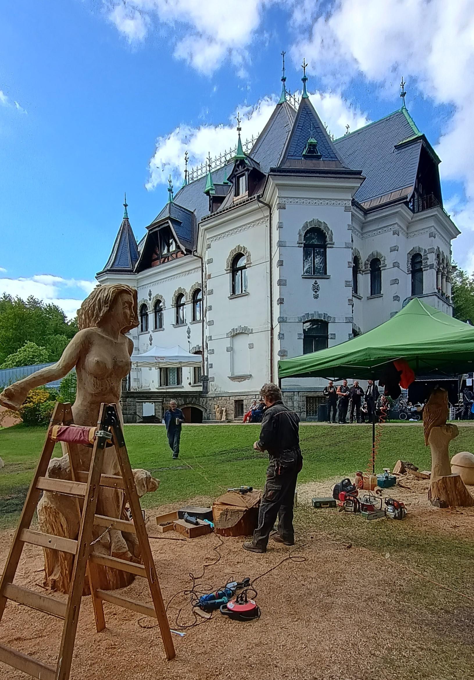 Kulturní a informační středisko Riedelova vila Desná foto 2