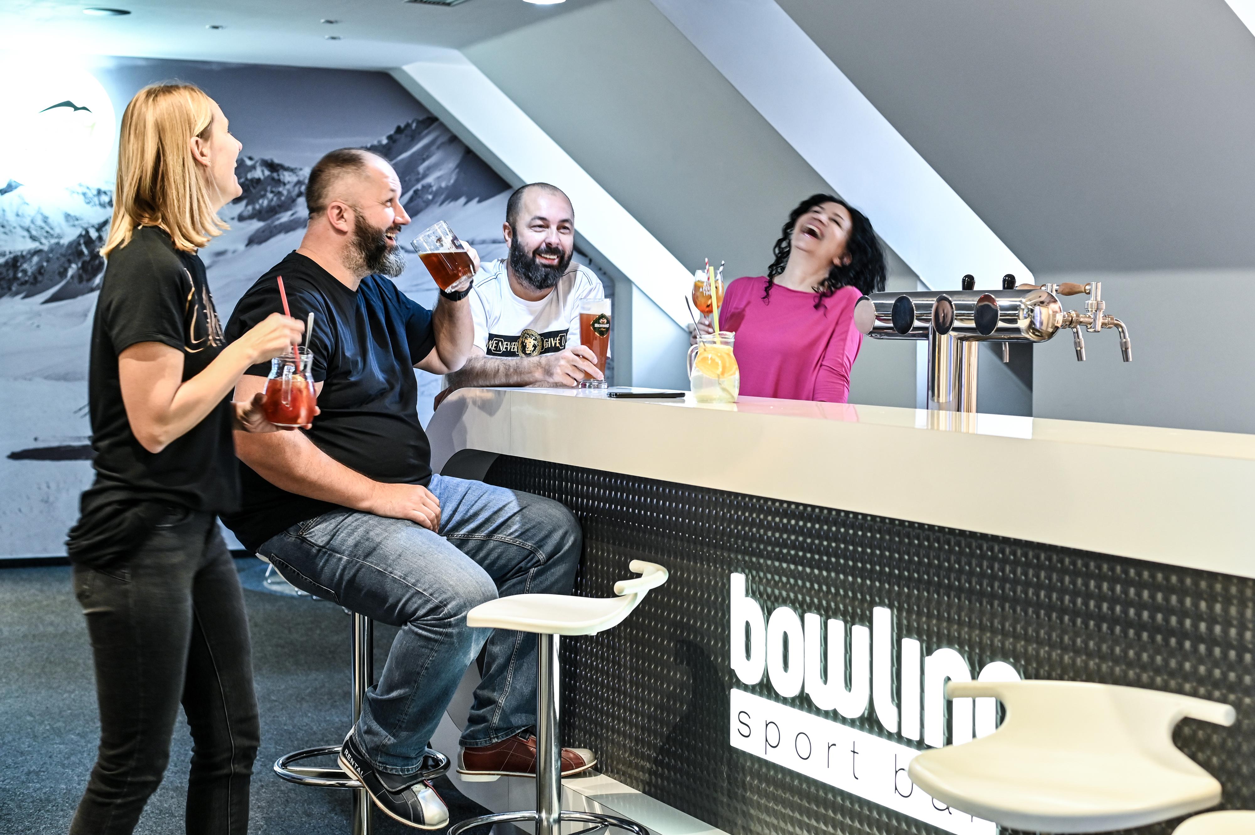 Bowling & cocktail bar Kouty foto 4