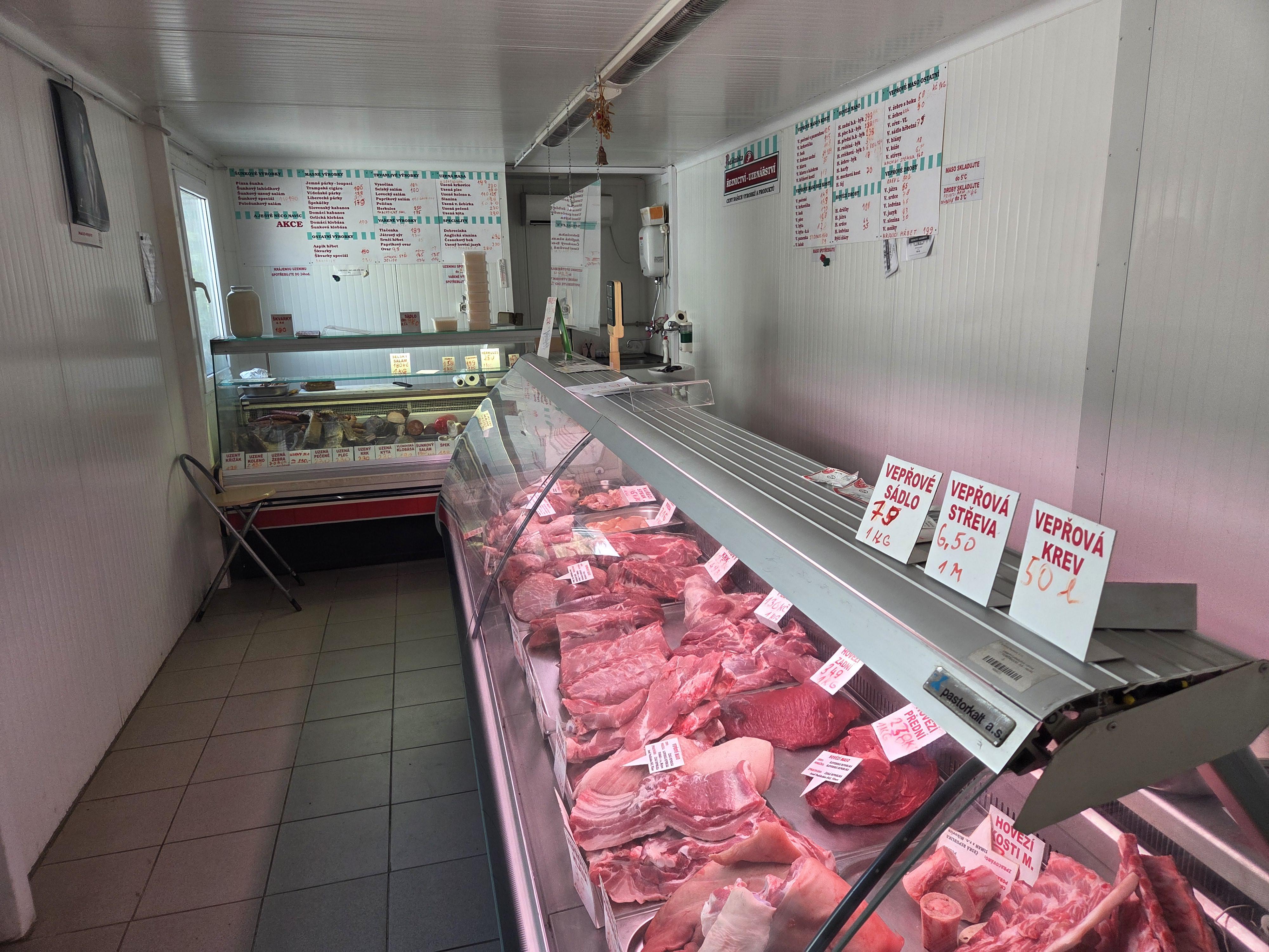 Řeznictví - Uzenářství Podškubka foto 3