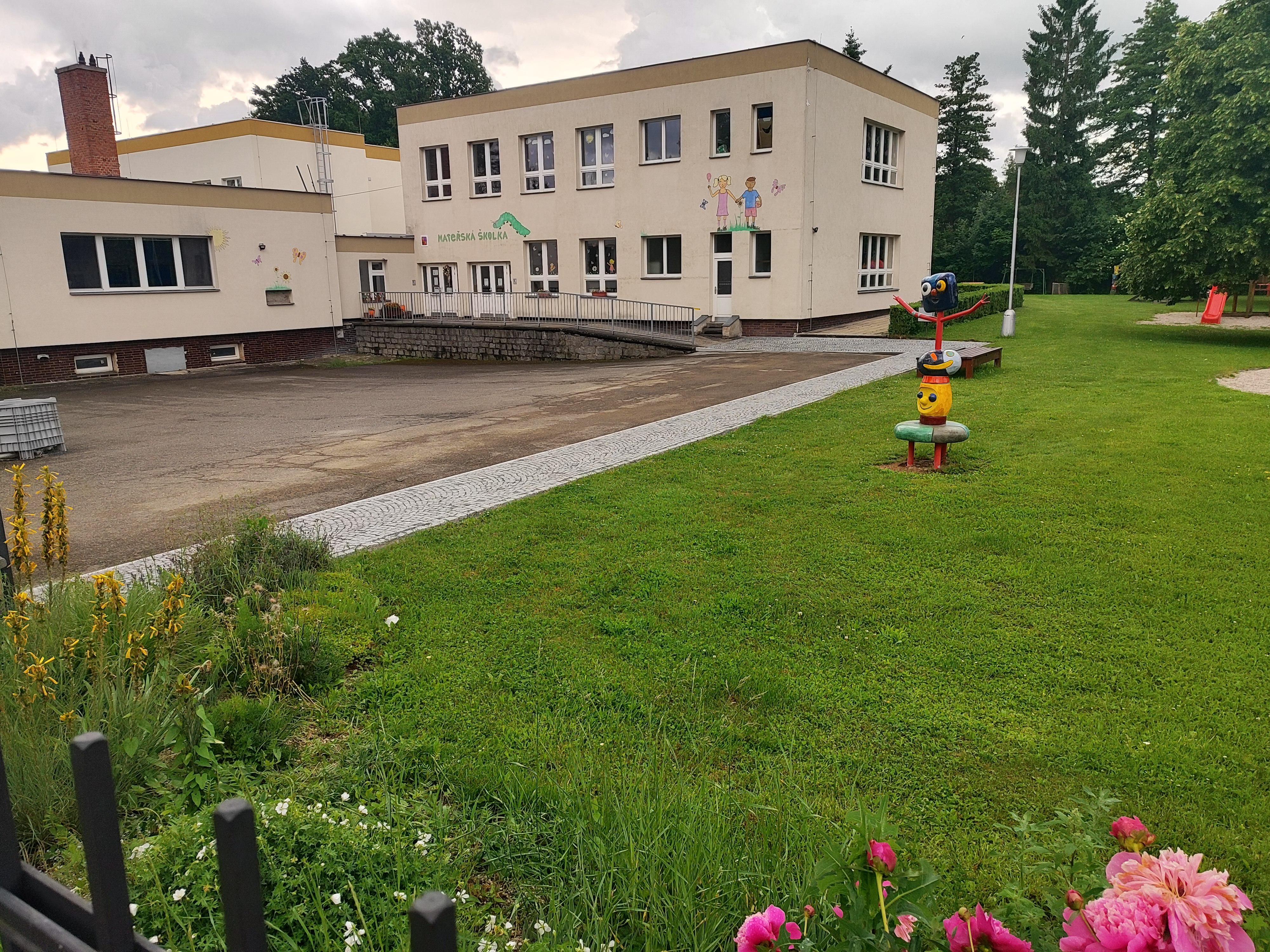 ZŠ a MŠ Spálené Poříčí foto 3