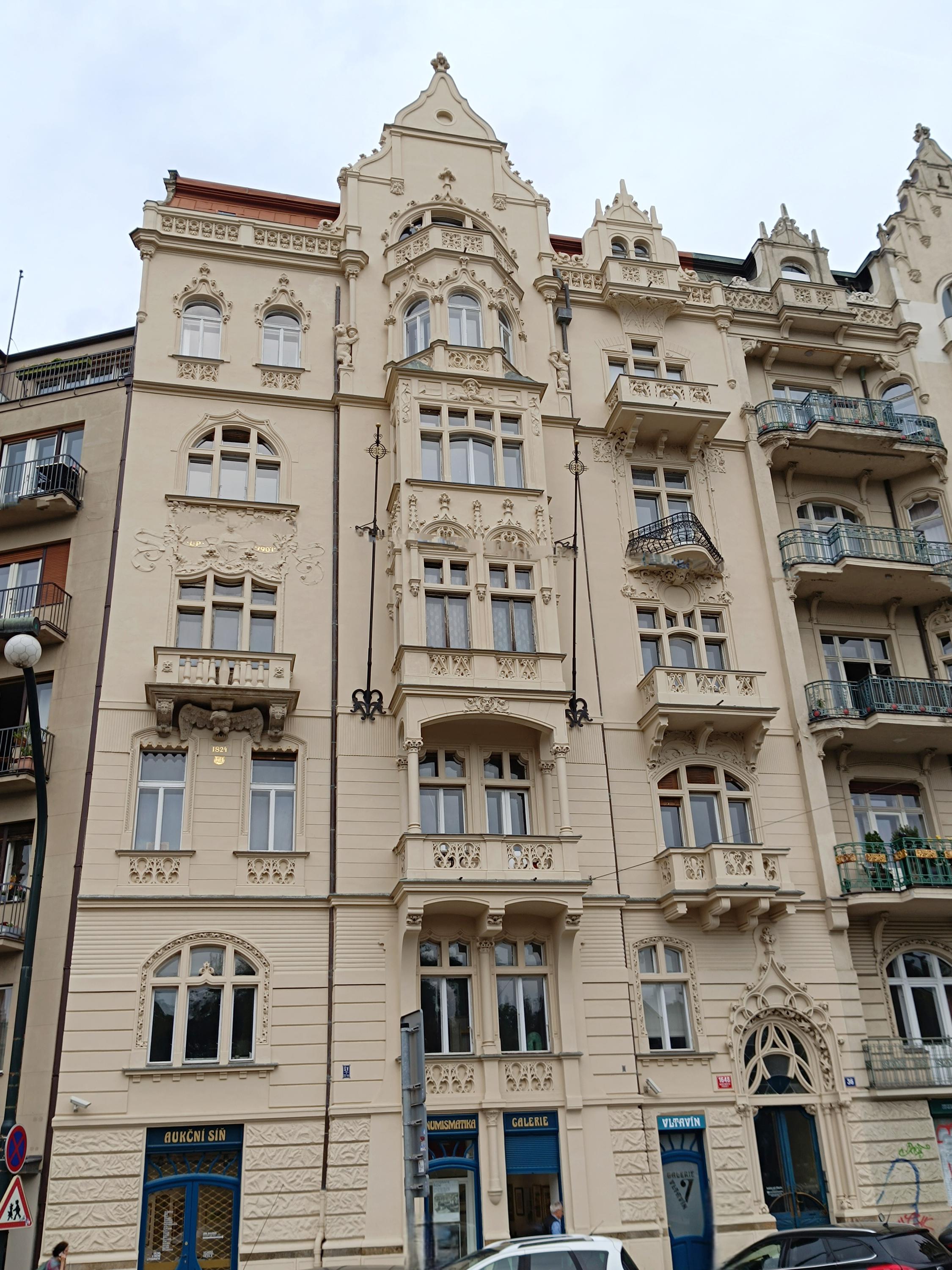 Aukční síň a galerie Vltavín foto 3
