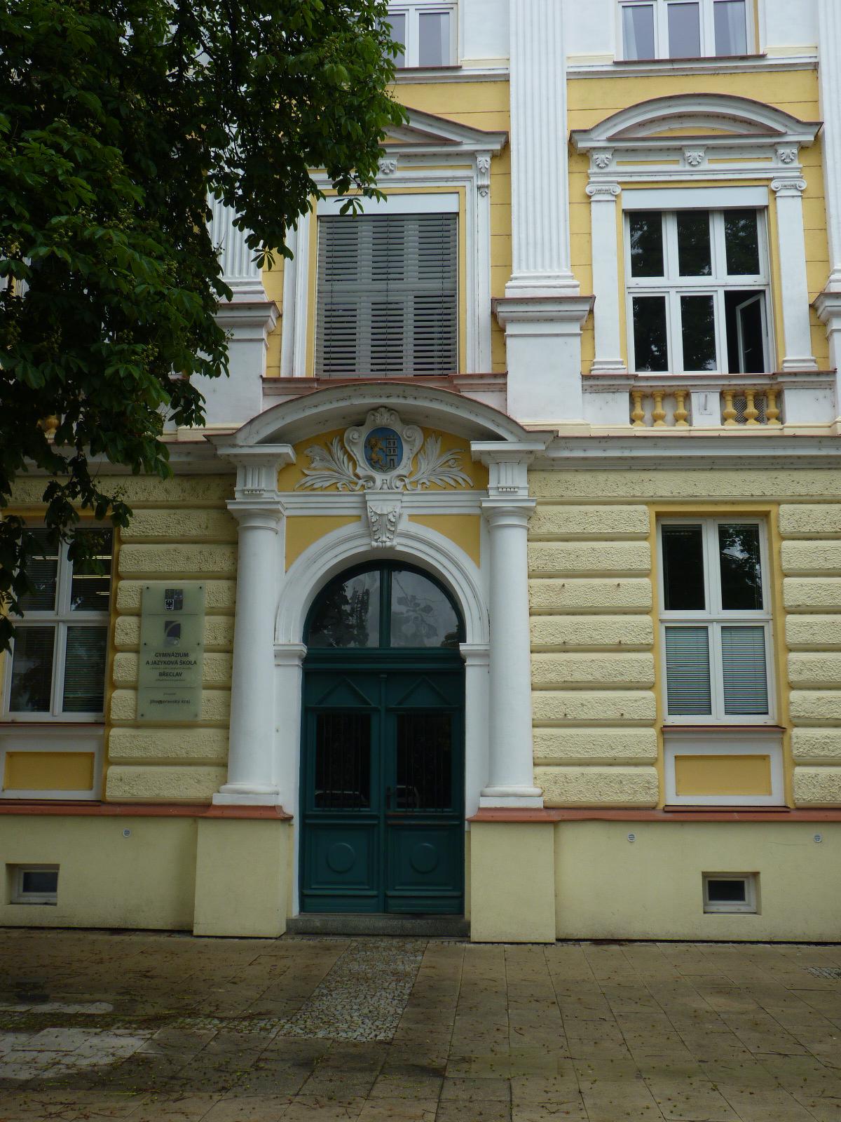 Gymnázium a Jazyková škola s právem státní jazykové zkoušky Břeclav foto 5