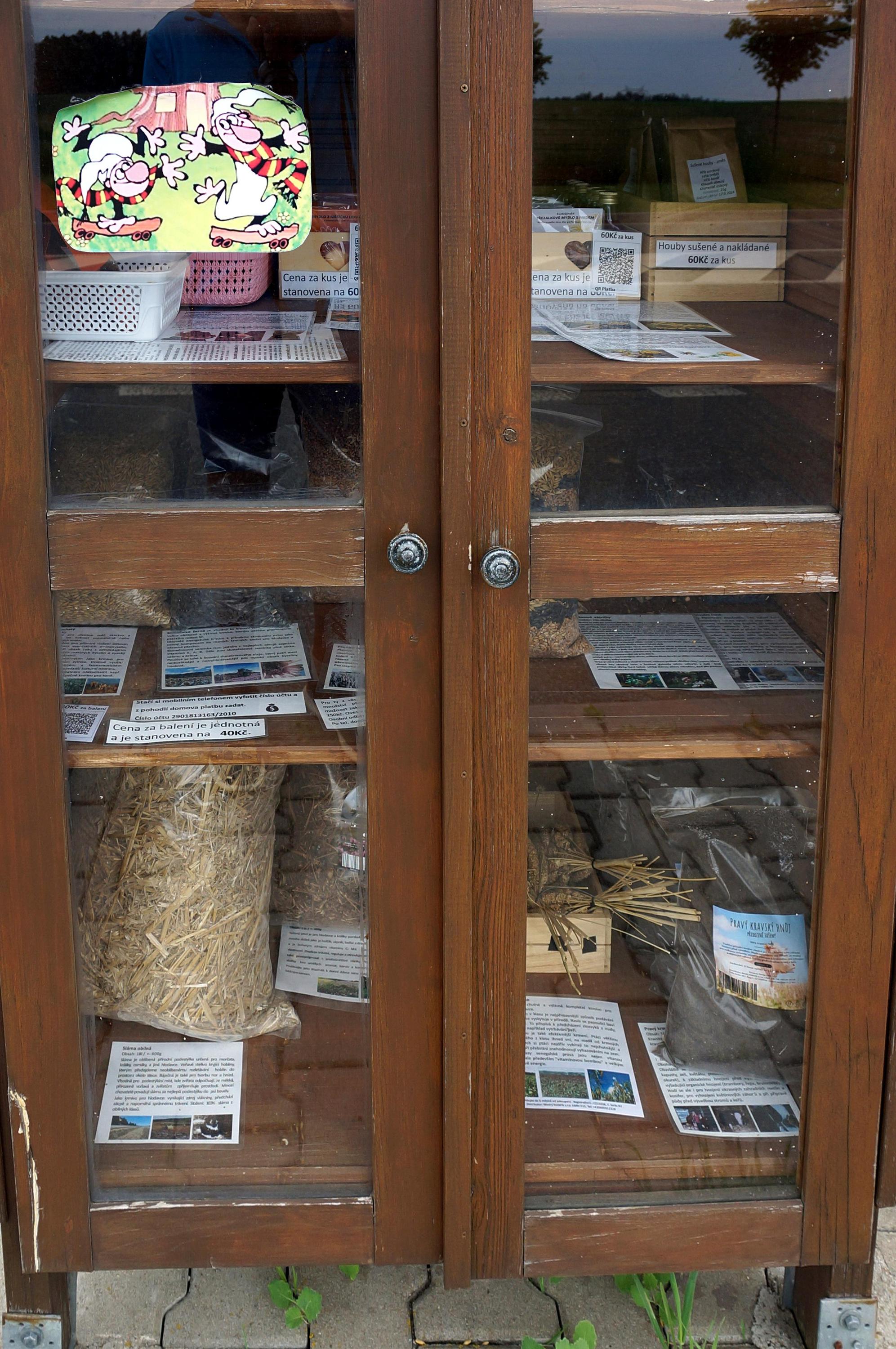 Samoobslužná budka u Pařezové chaloupky foto 6