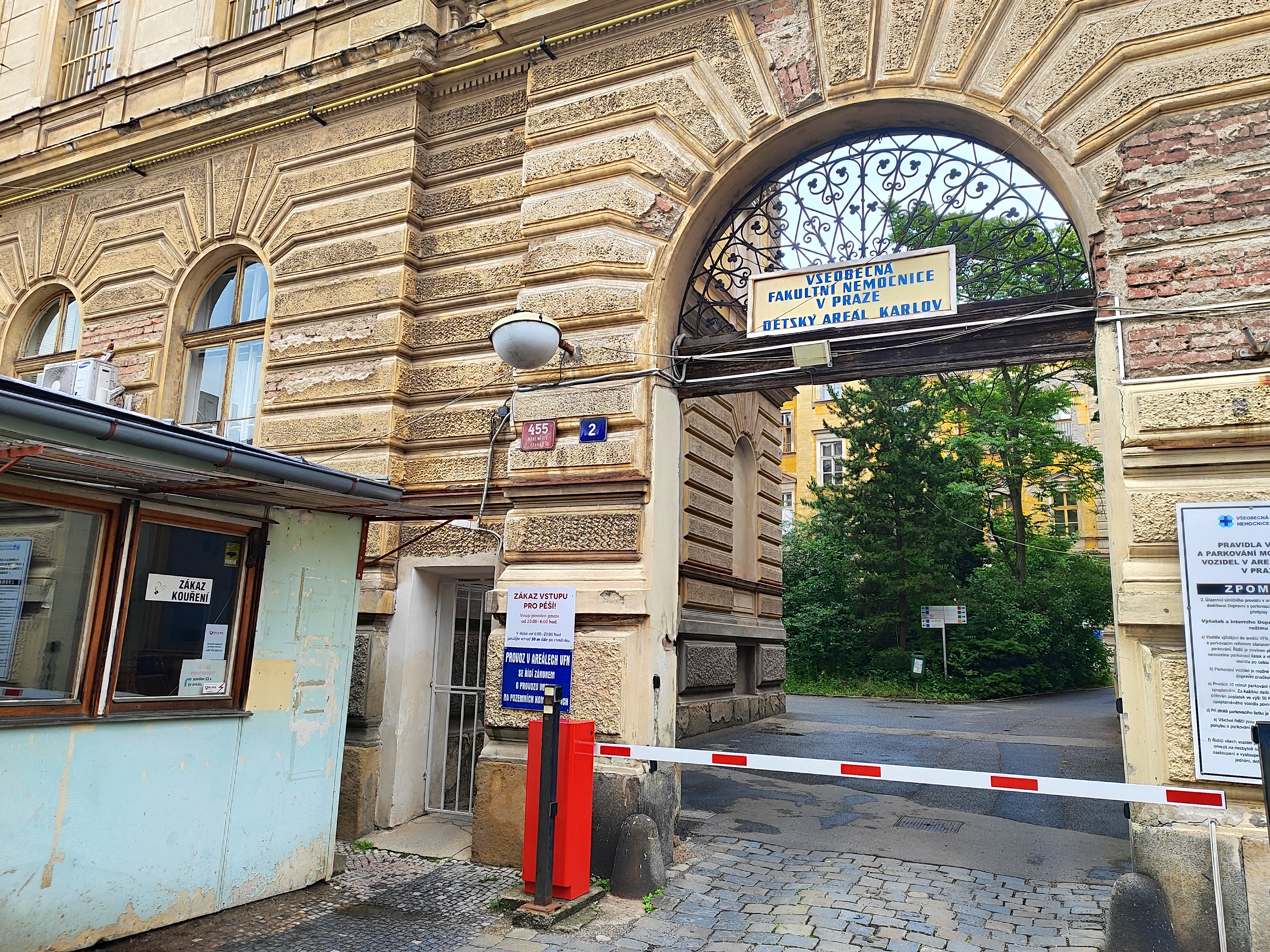 Klinika pediatrie a dědičných poruch metabolismu (KPDPM) foto 6
