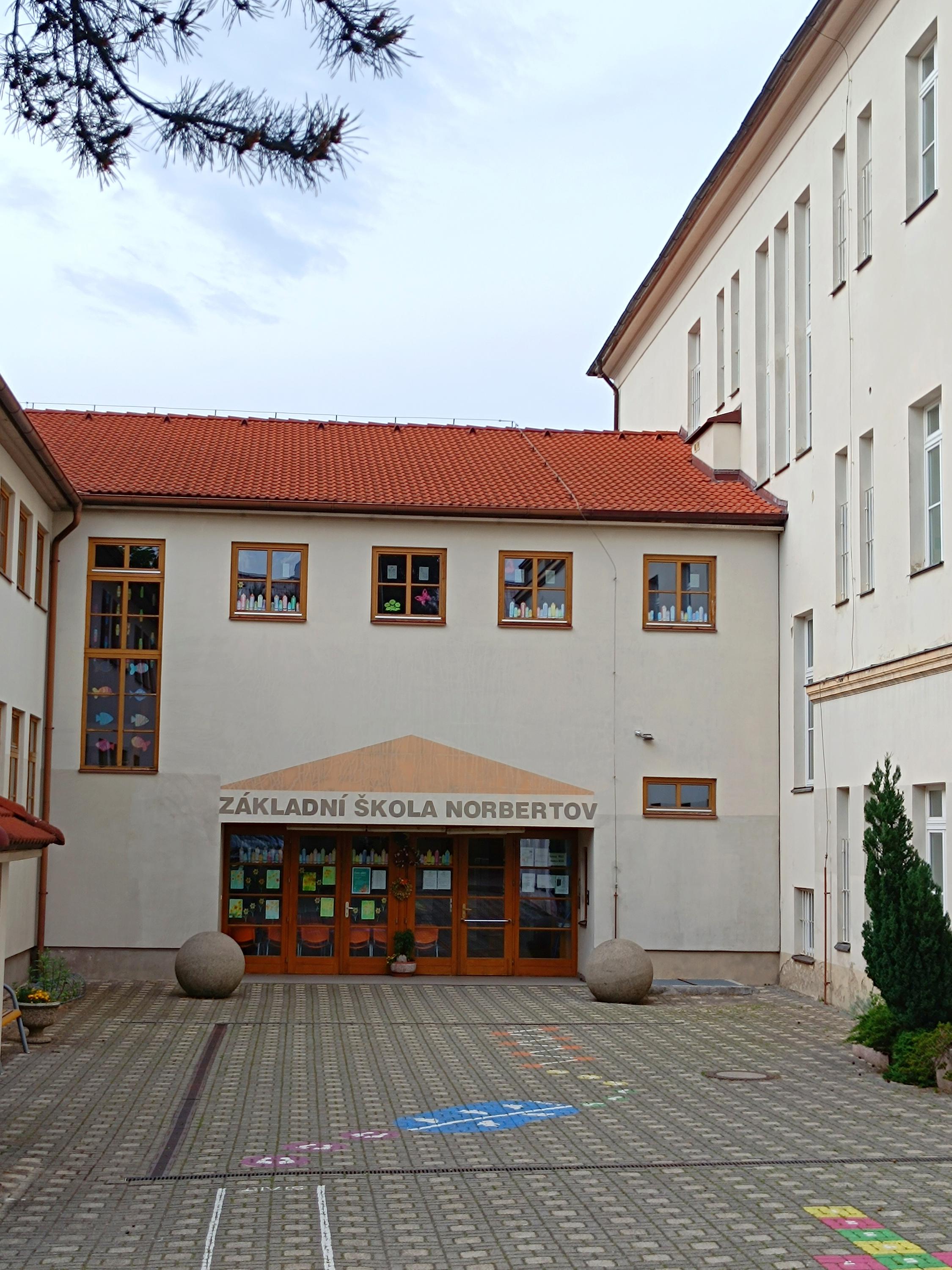 ZŠ Praha 6, Norbertov foto 4