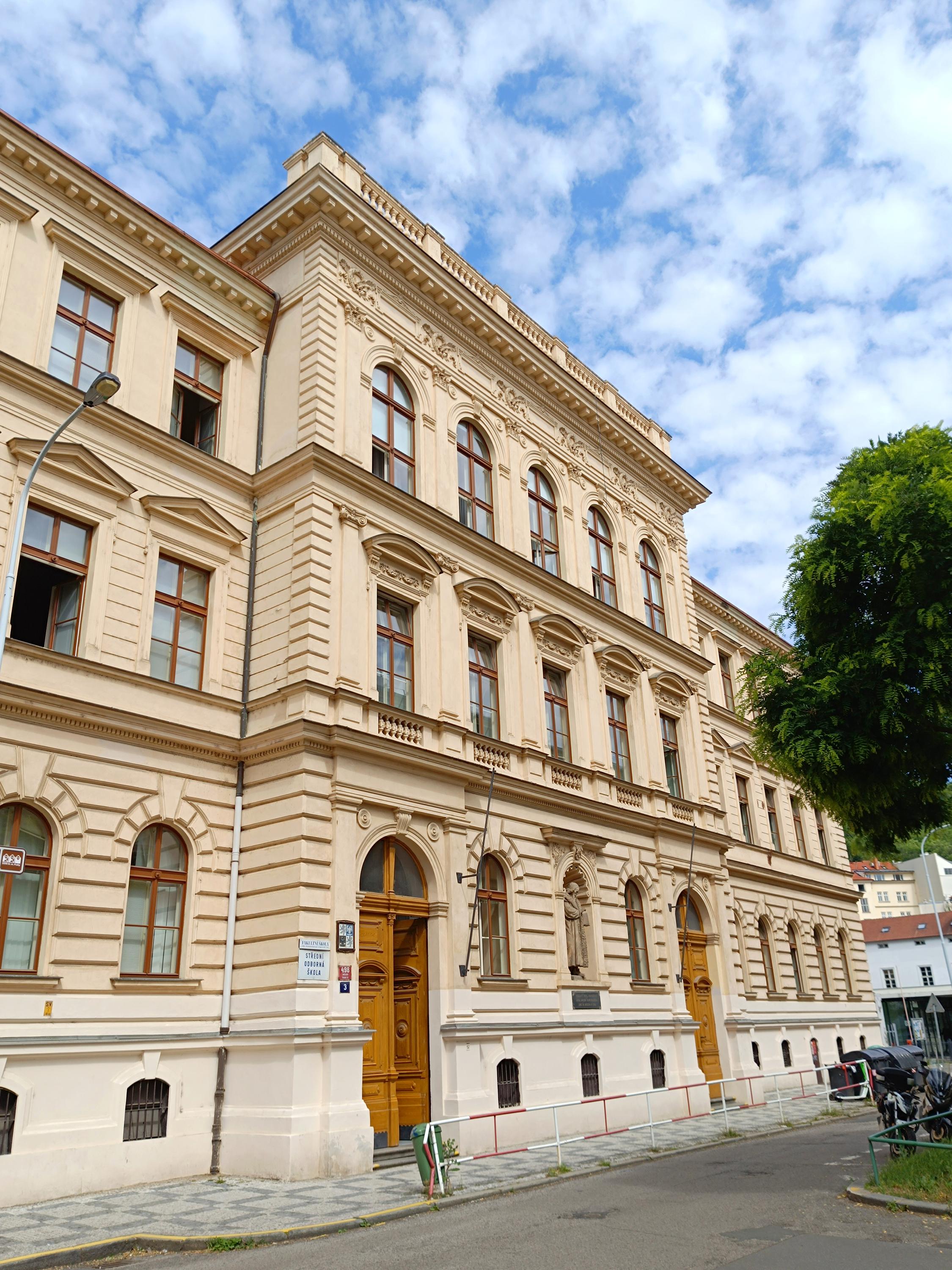 Střední odborná škola Praha, Drtinova foto 3