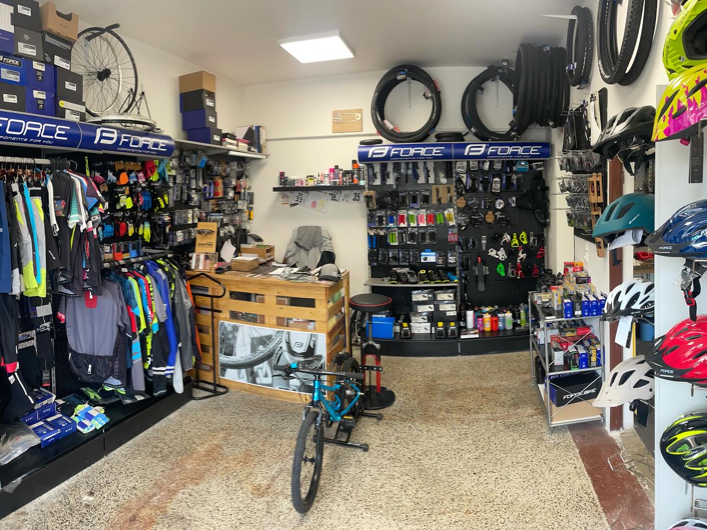 CYKLO HOSTIVAŘ - SKI A CYKLO SERVIS foto 2