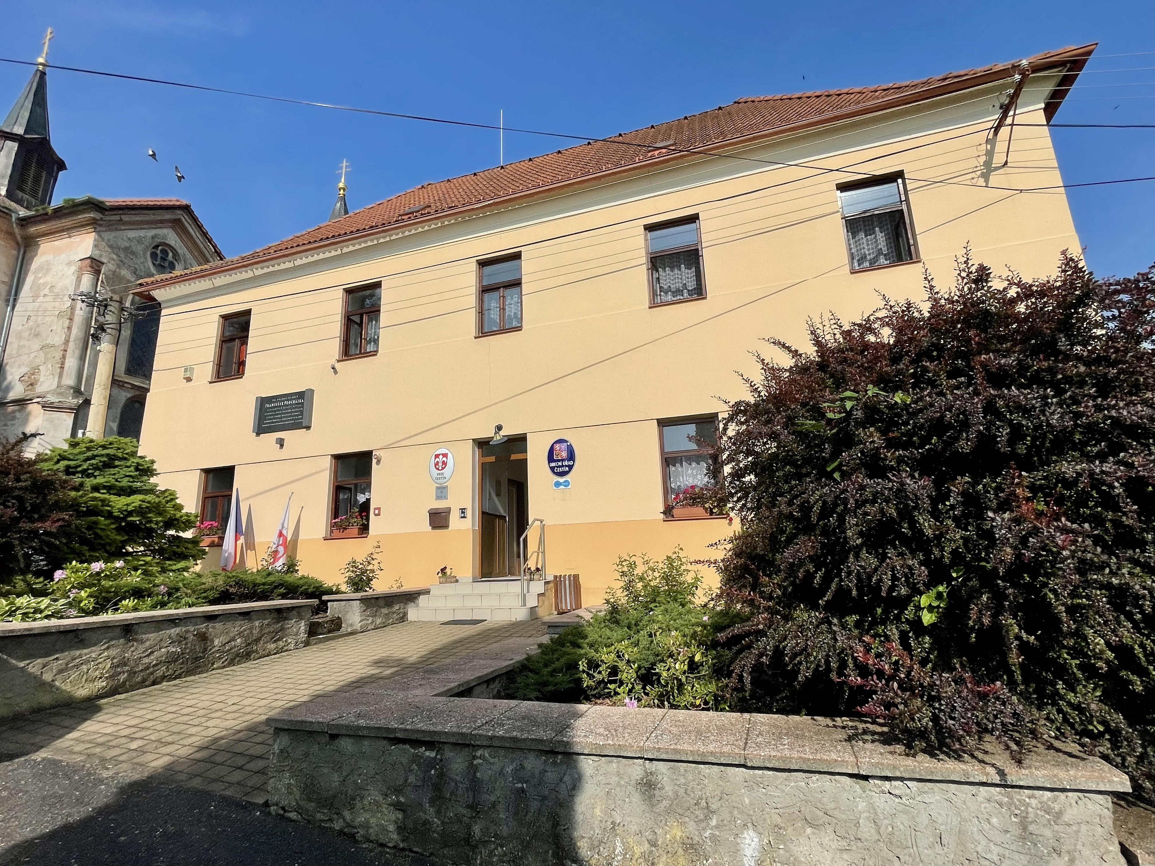 Čestín - obecní úřad foto 3