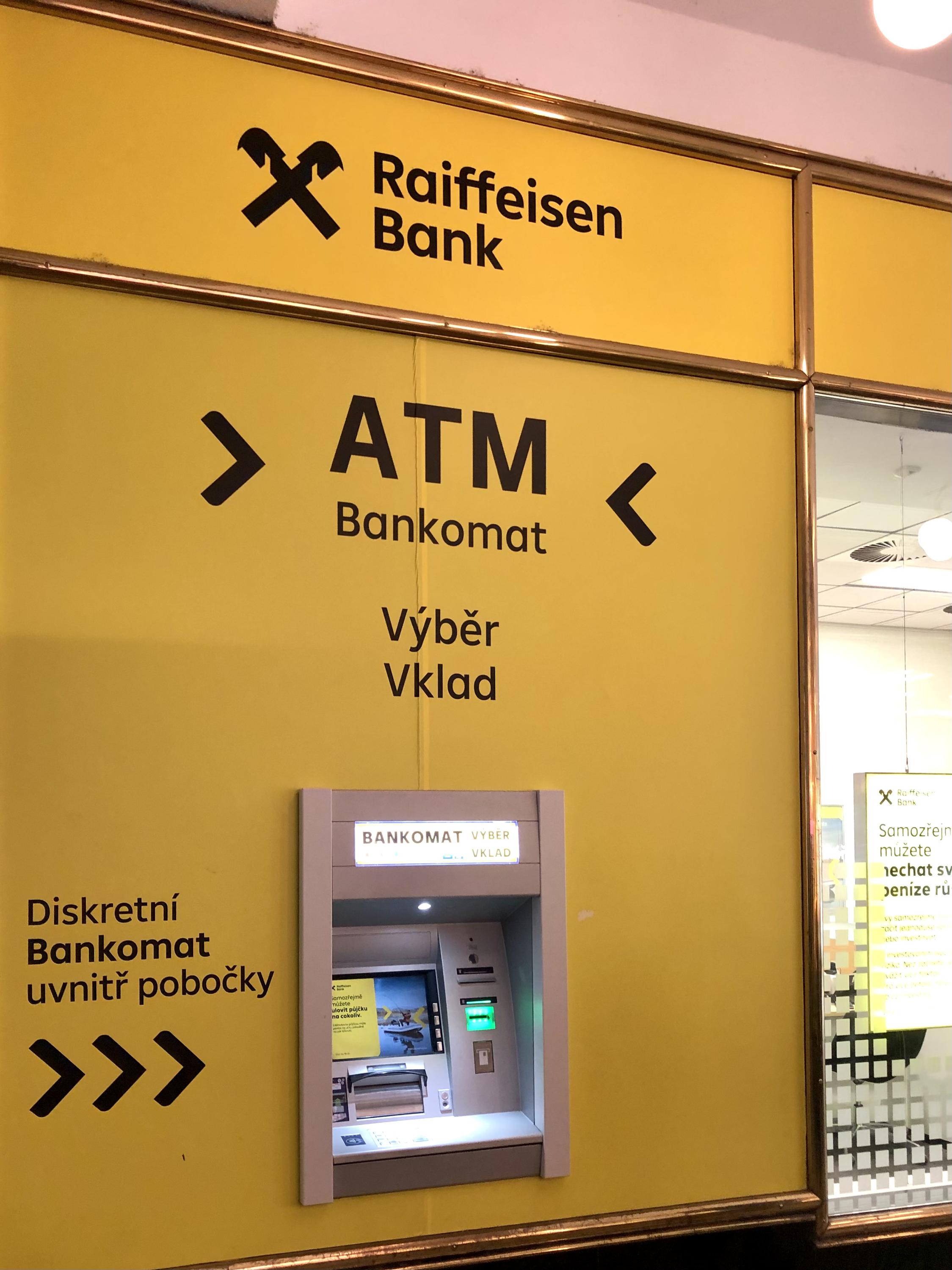 Raiffeisenbank - bankomat foto 4