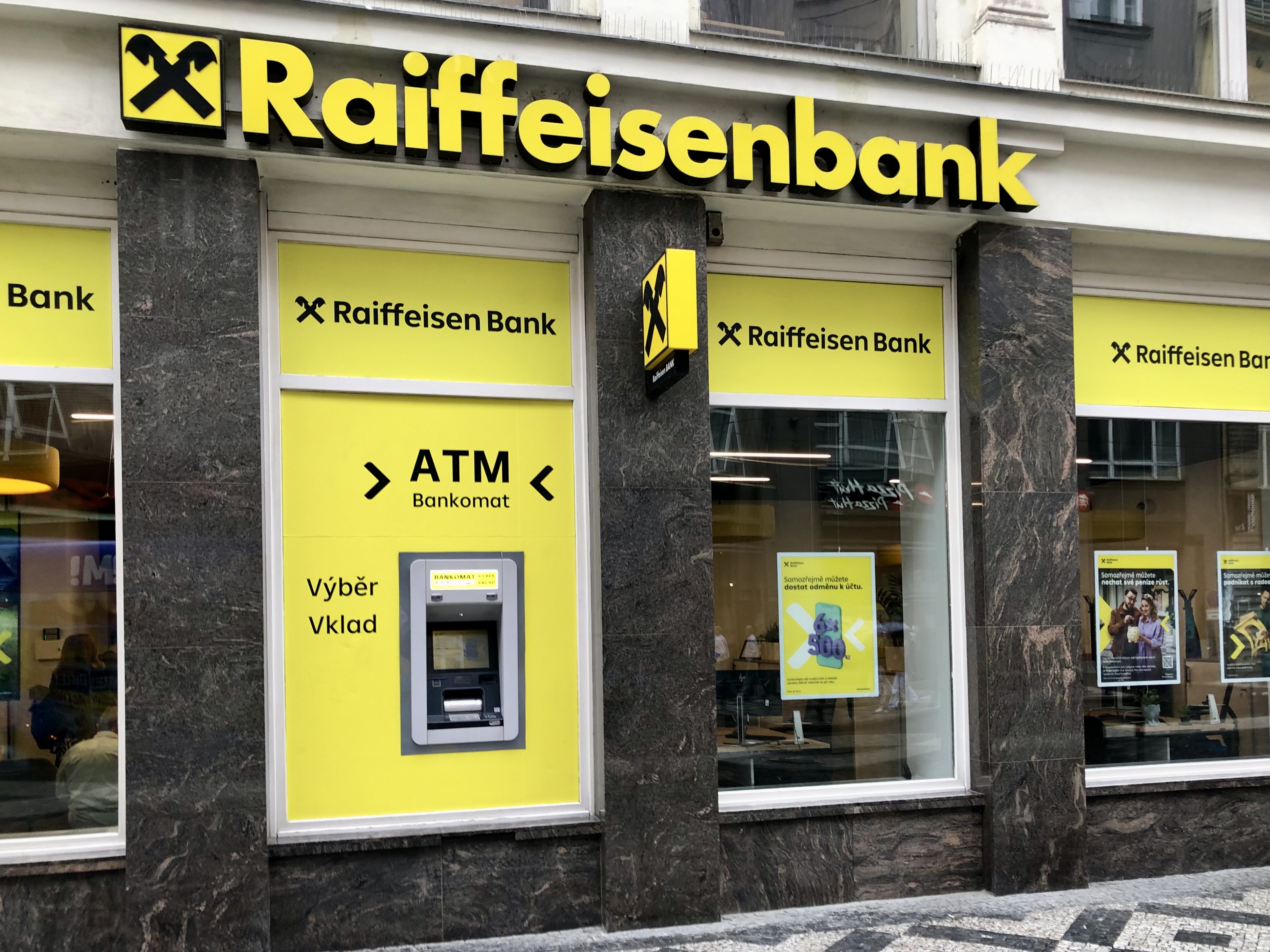 Raiffeisenbank - bankomat foto 4