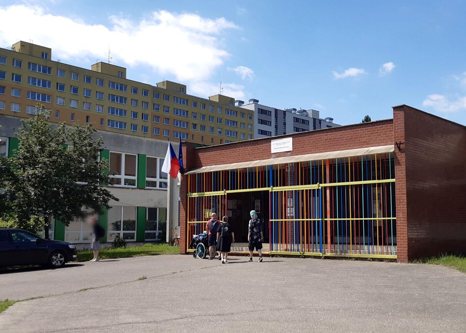 Základní škola a mateřská škola Smolkova v Praze 12