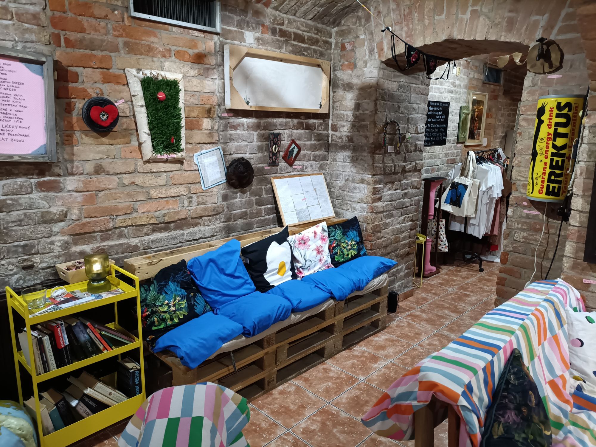 Útulna - obývák, bar, domov foto 1