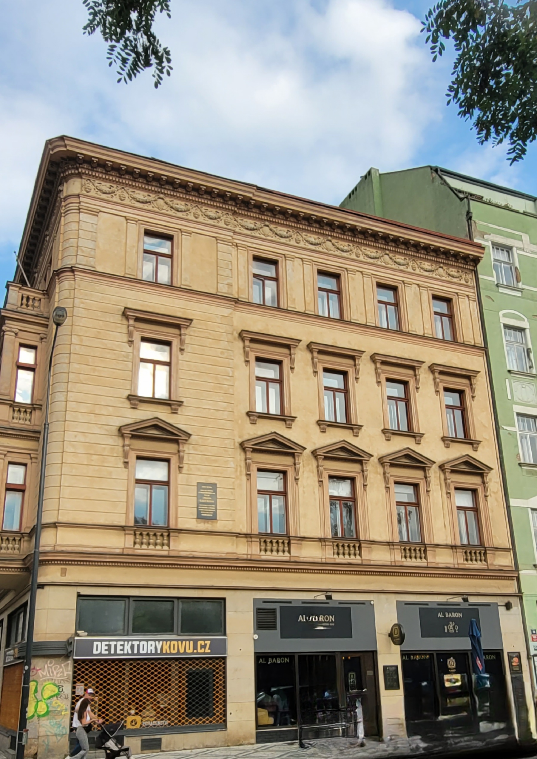 ALBARON CAFE BAR & BRISTOL foto 2