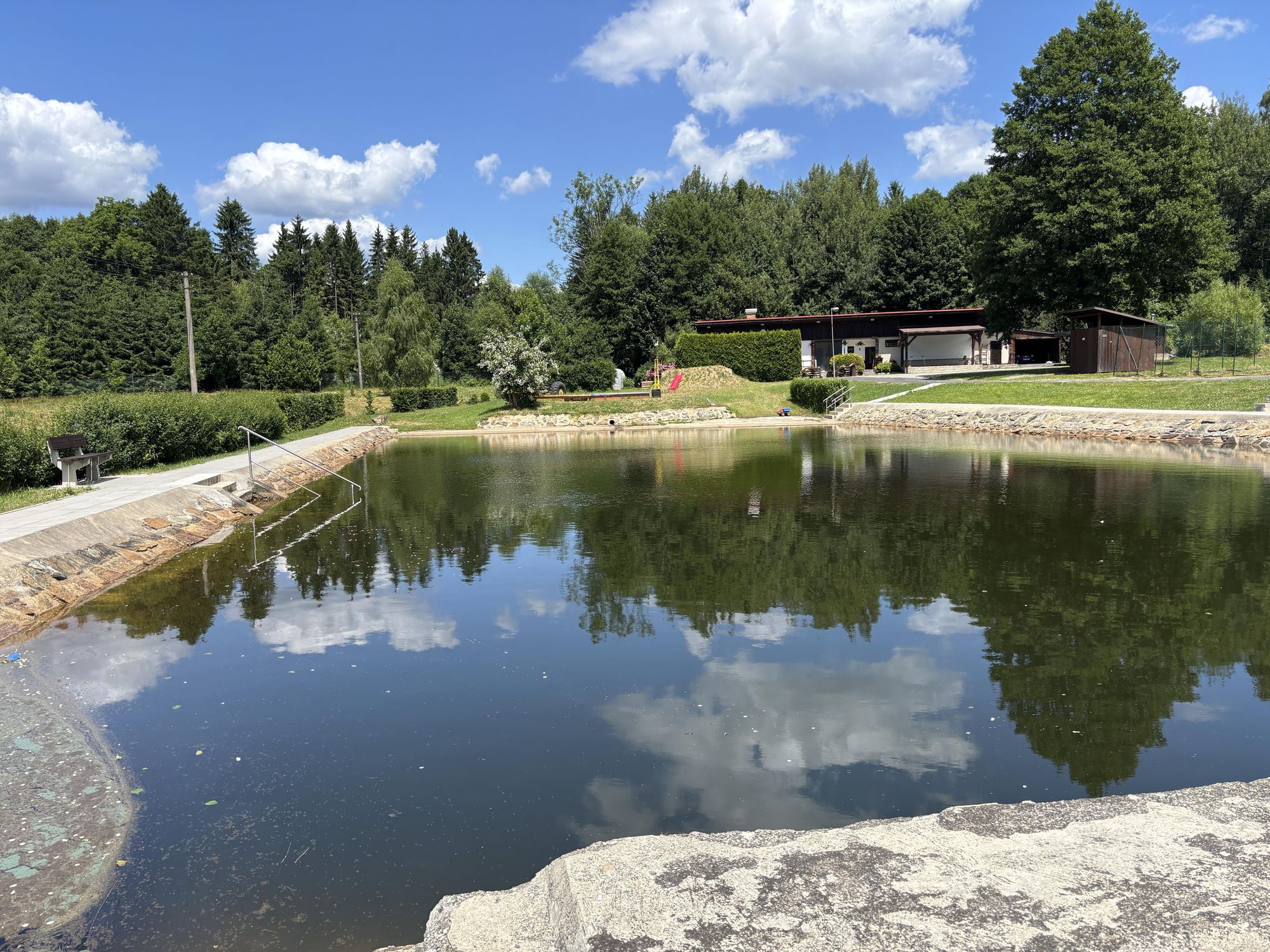 Požární nádrž - koupaliště Loužnice