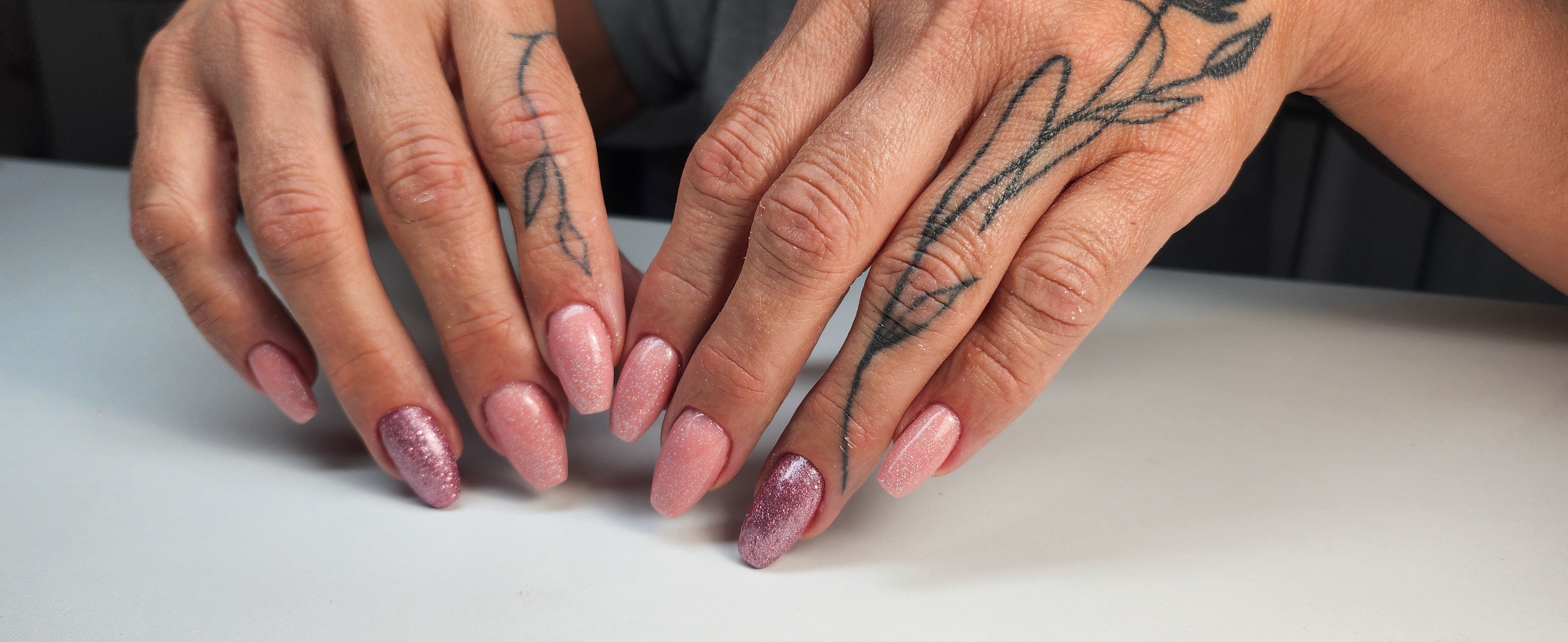 Moni nails - modeláž nehtů a pedikúra foto 6