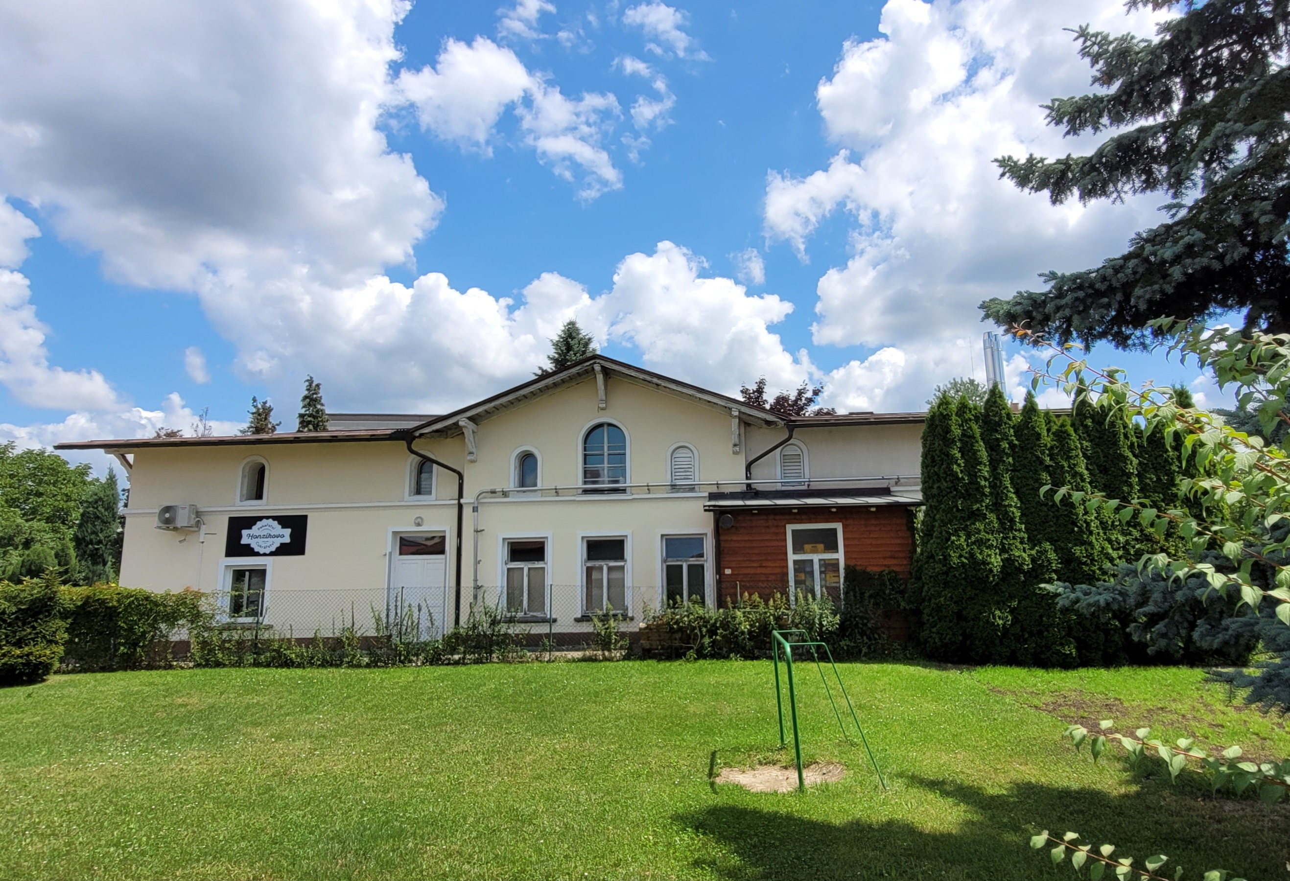 ZŠ Gutha-Jarkovského Kostelec nad Orlicí, Komenského foto 2