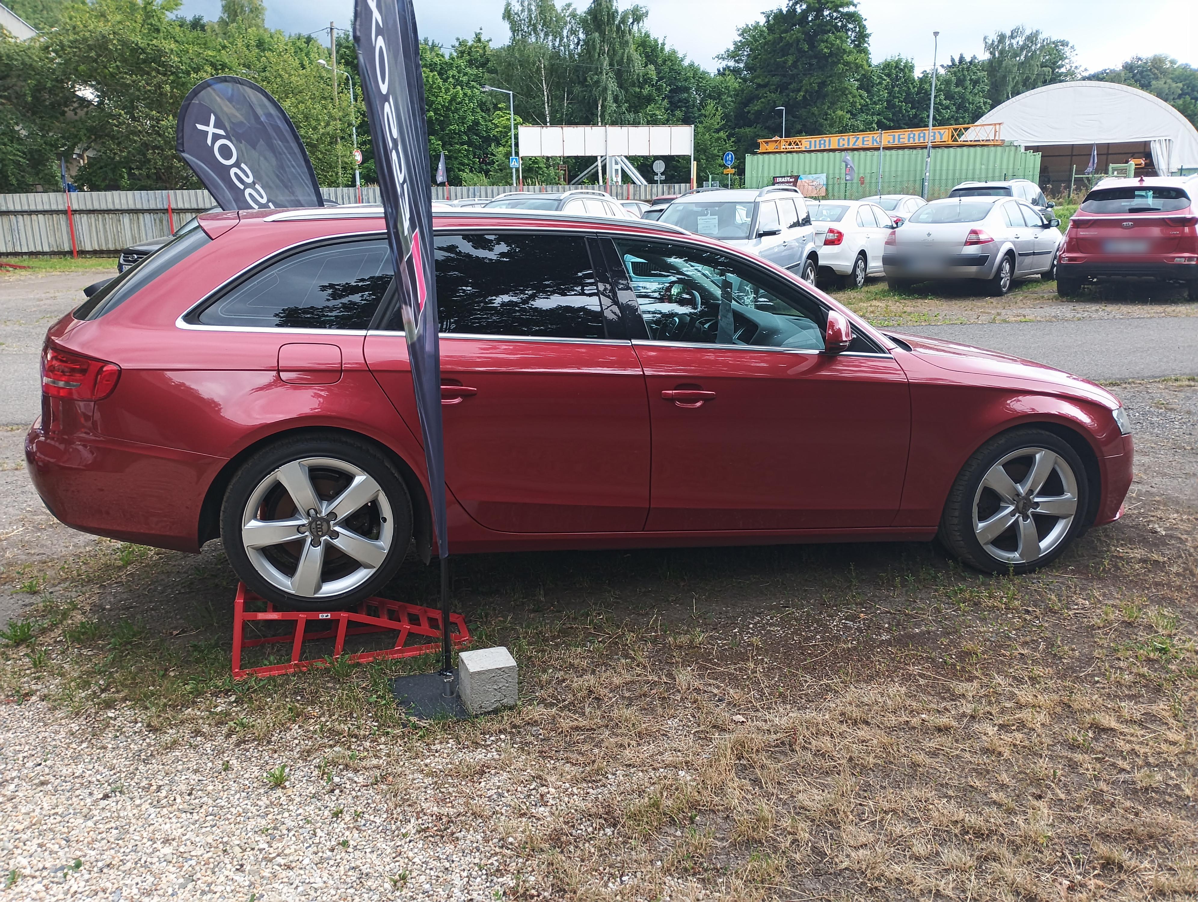 Autobazar pod mostem foto 2