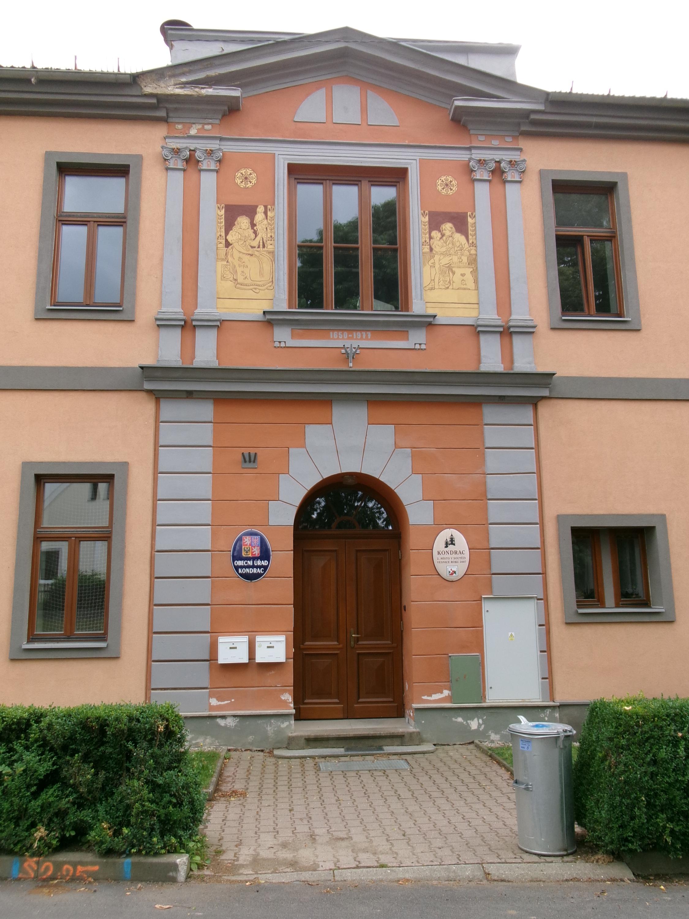 Kondrac - obecní úřad foto 3