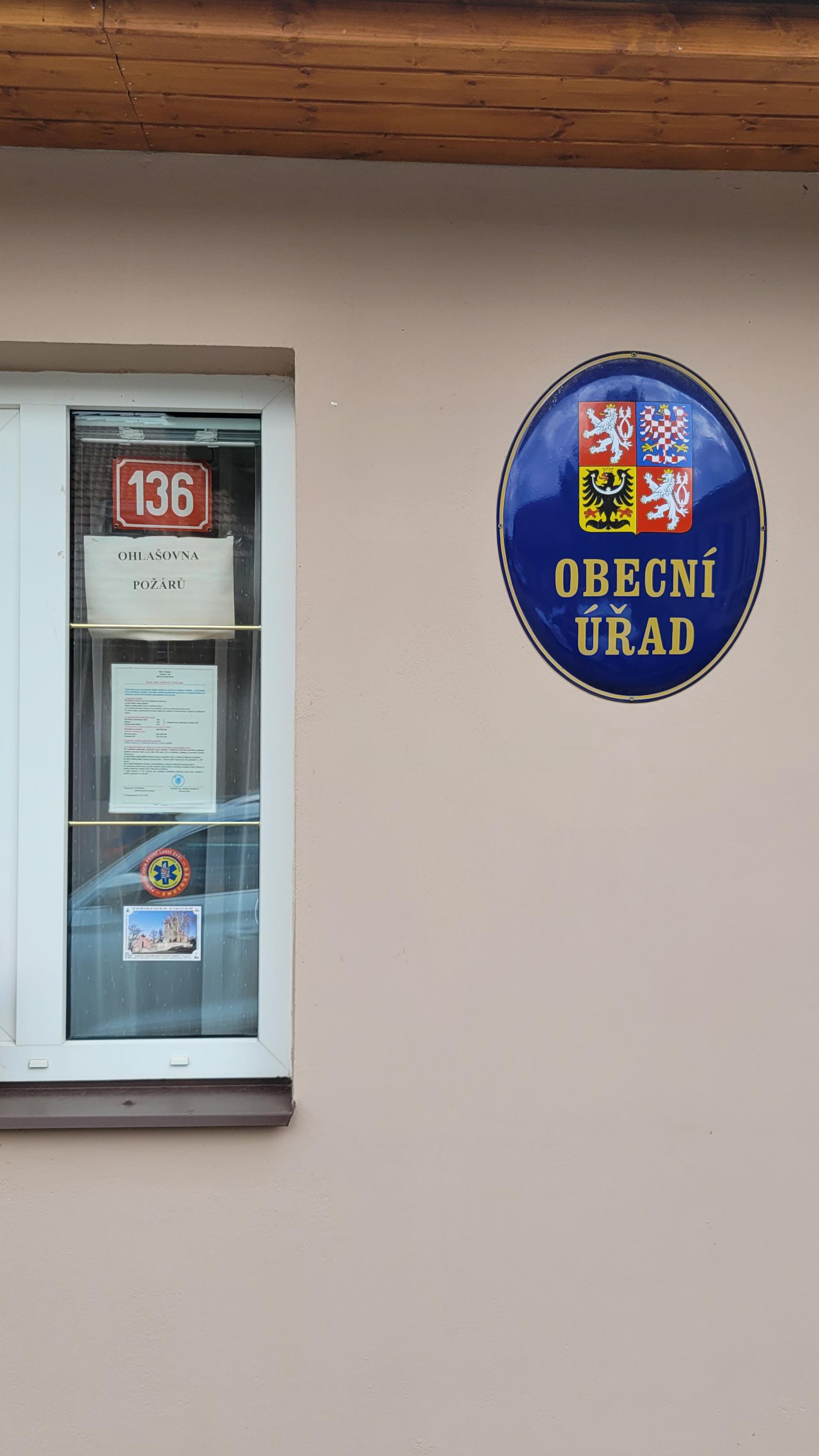 Tismice - obecní úřad foto 3