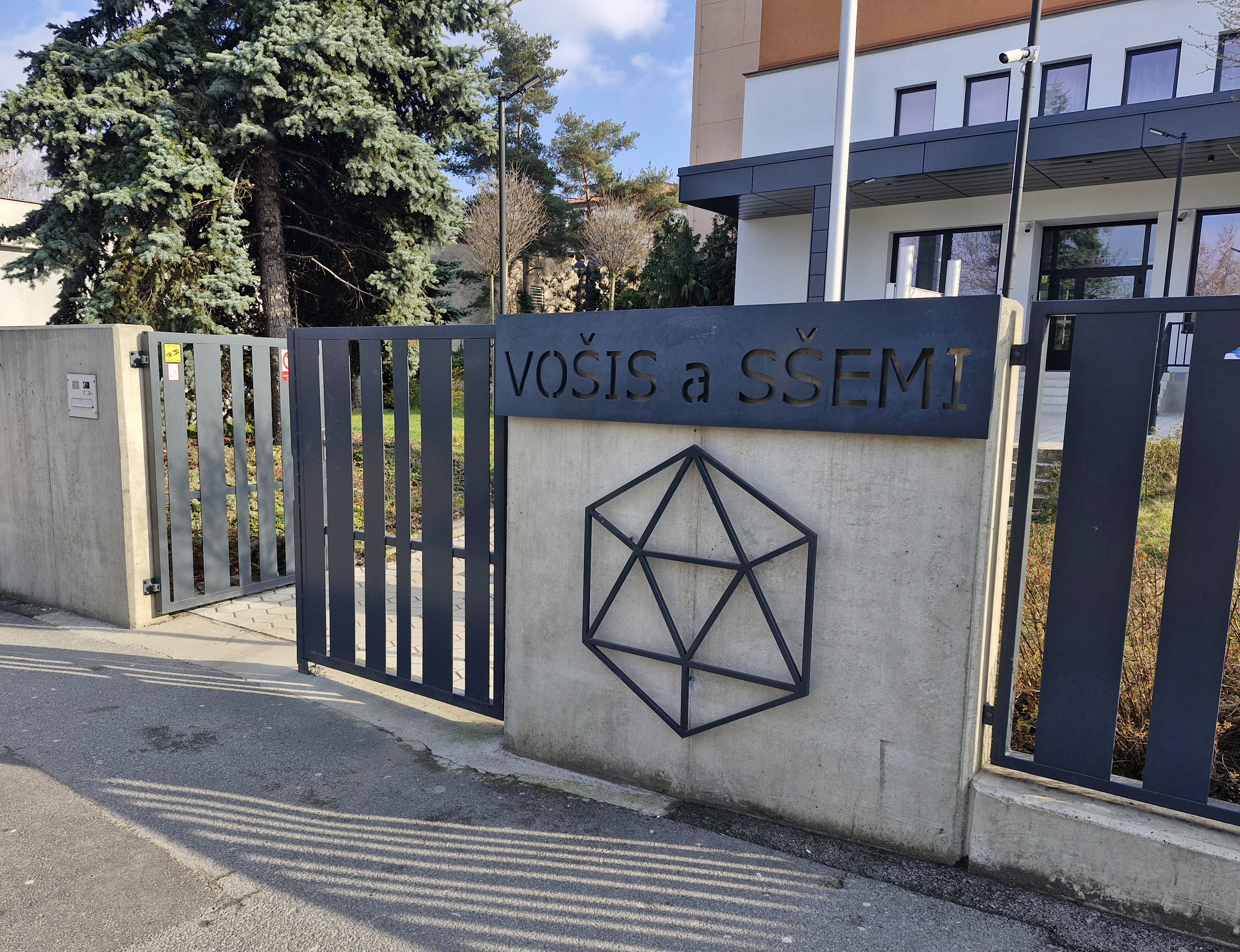 Vyšší odborná škola informačních studií foto 3