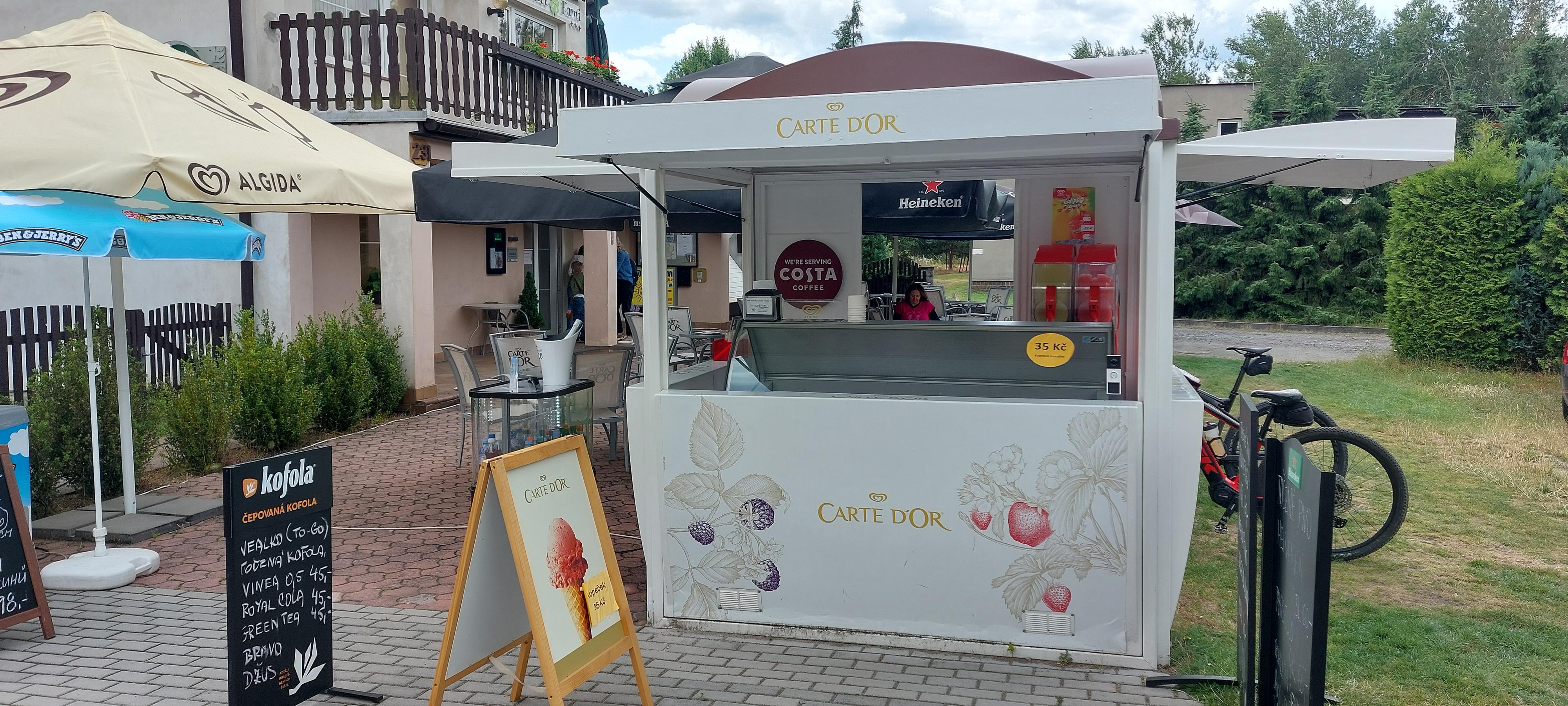 Prodej zmrzliny Ben & Jerry’s a pizza foto 5