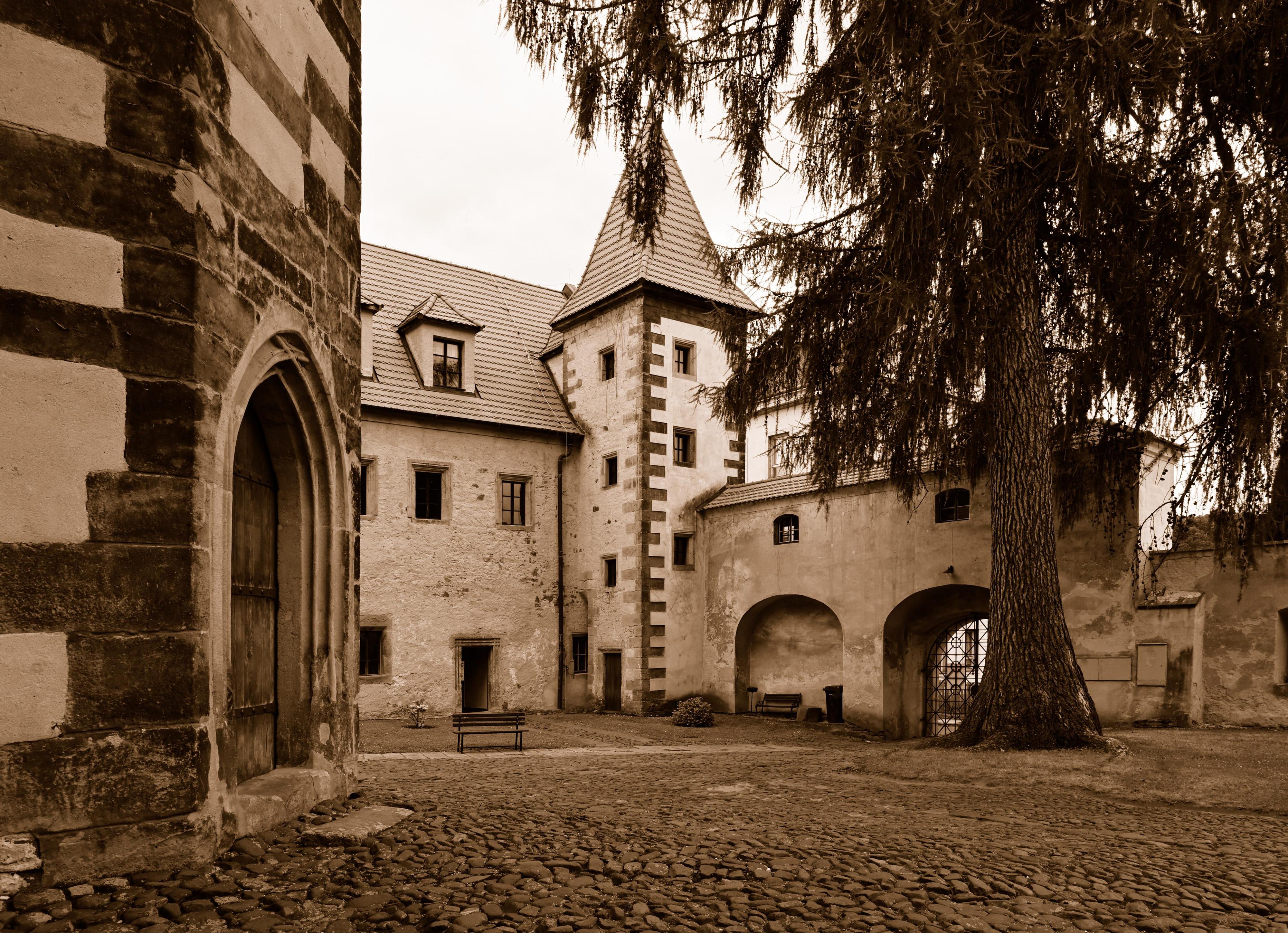 Státní zámek Benešov nad Ploučnicí foto 2