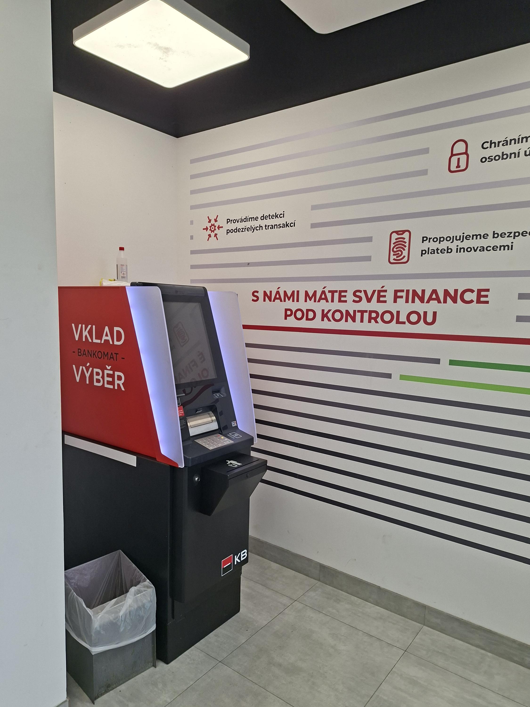 Bankomat Komerční banky foto 2