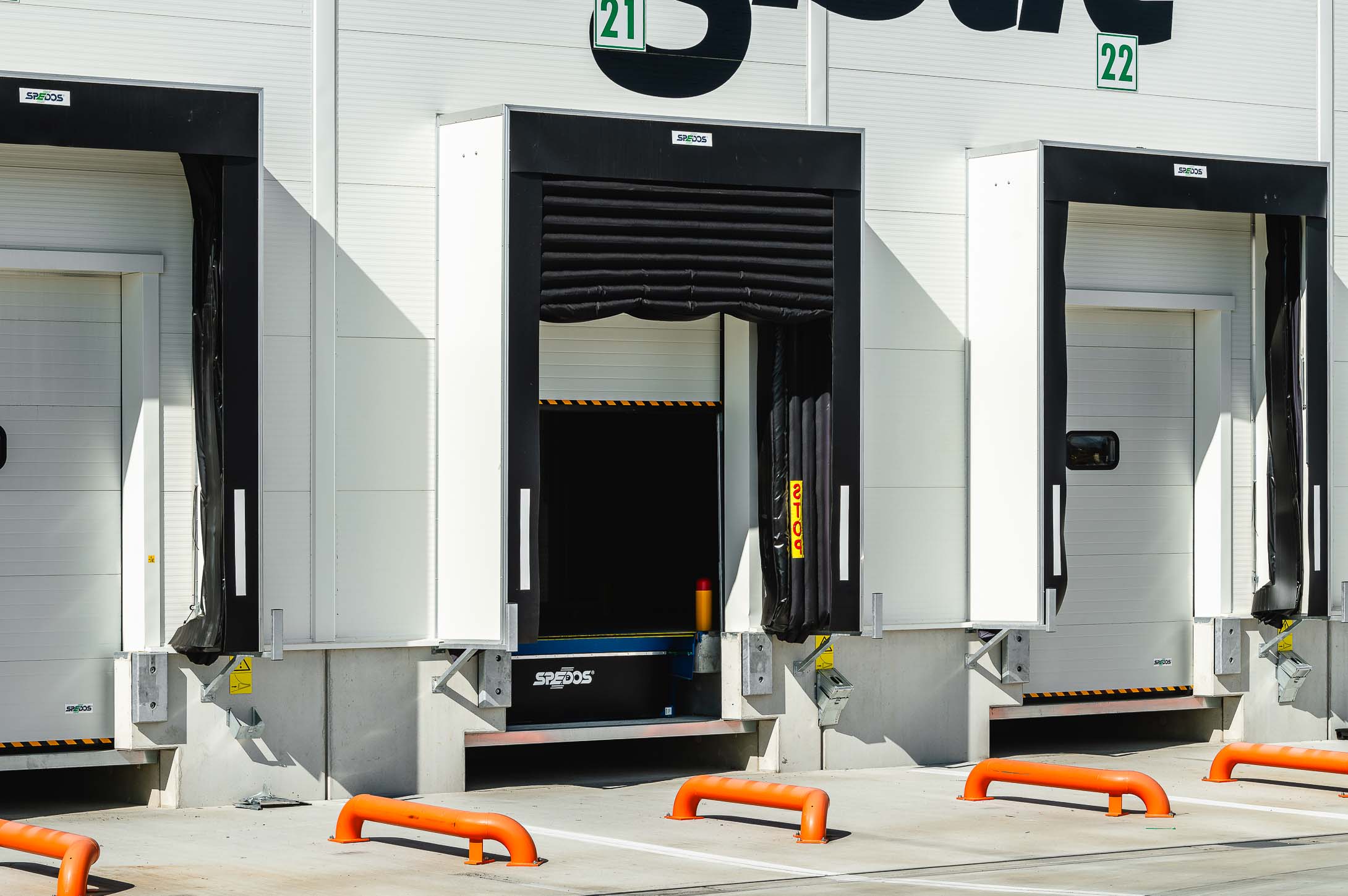 SPEDOS dveřní a vratové systémy foto 2