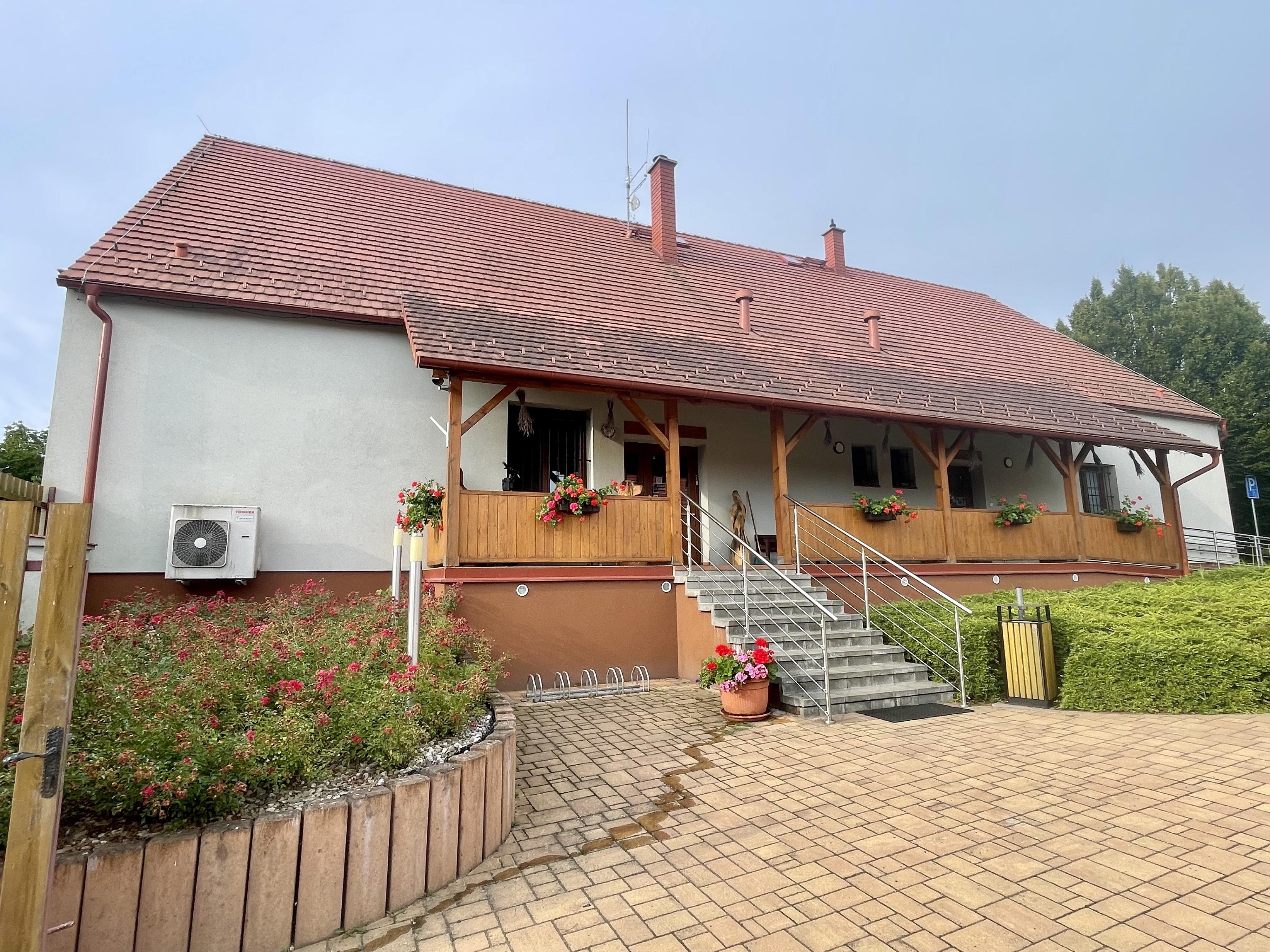 Zdechovice - obecní úřad foto 4