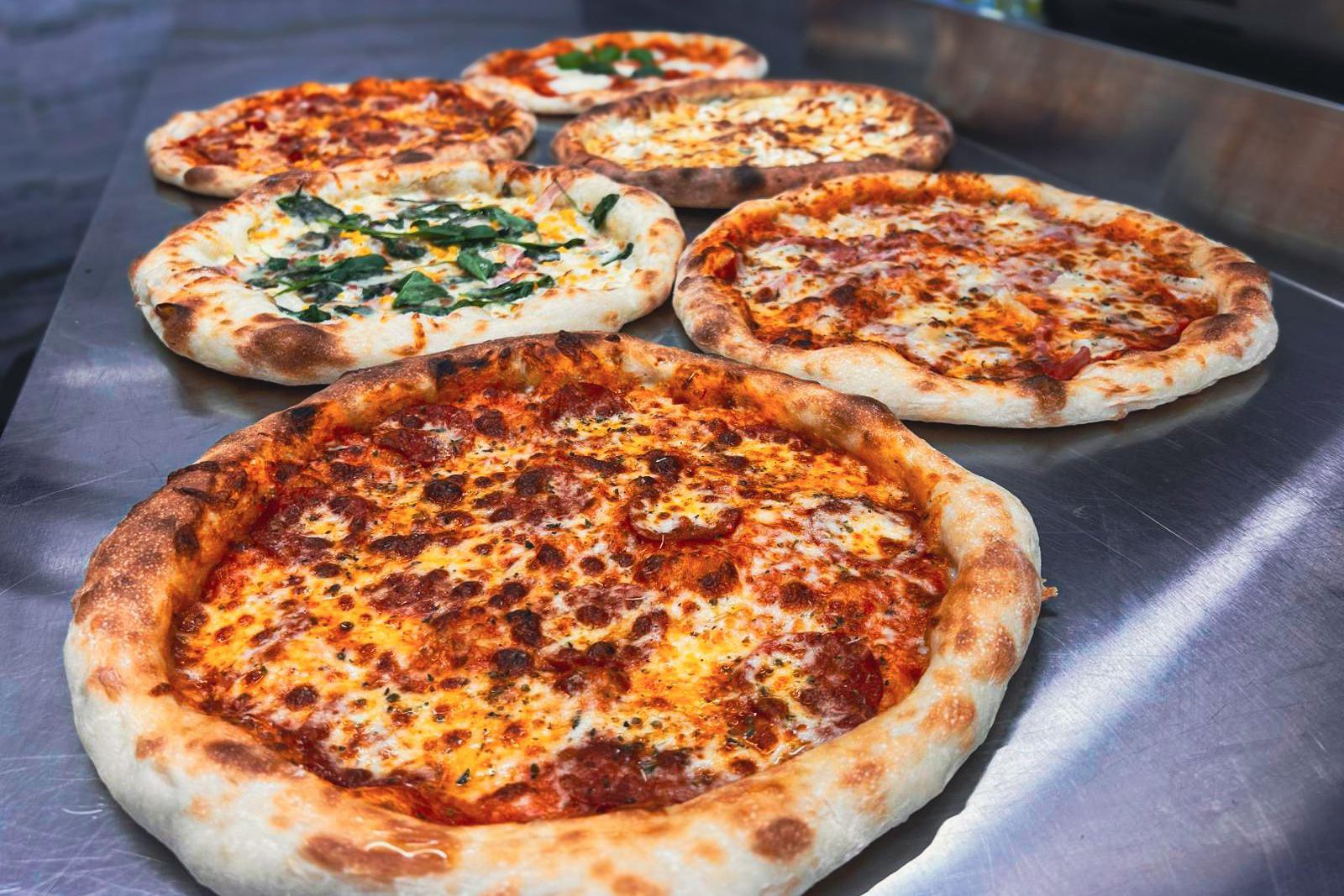 Pizzerie a kebab u Manuely