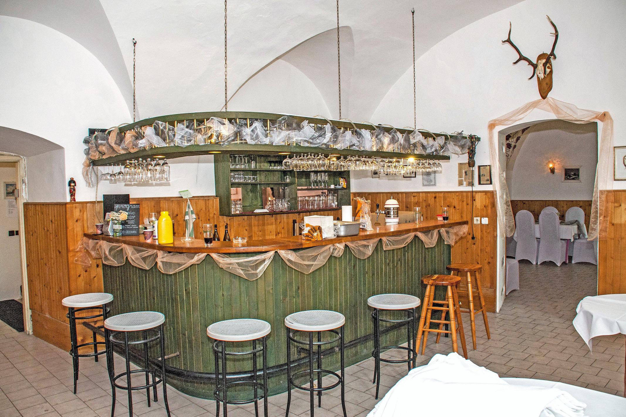 Zámecká restaurace Třebušín