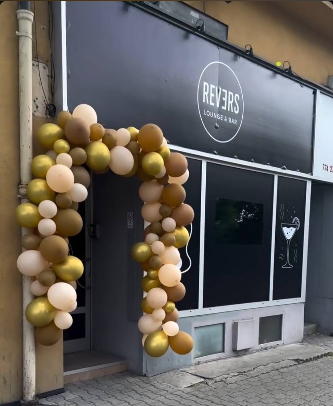 REVERS lounge & bar foto 5