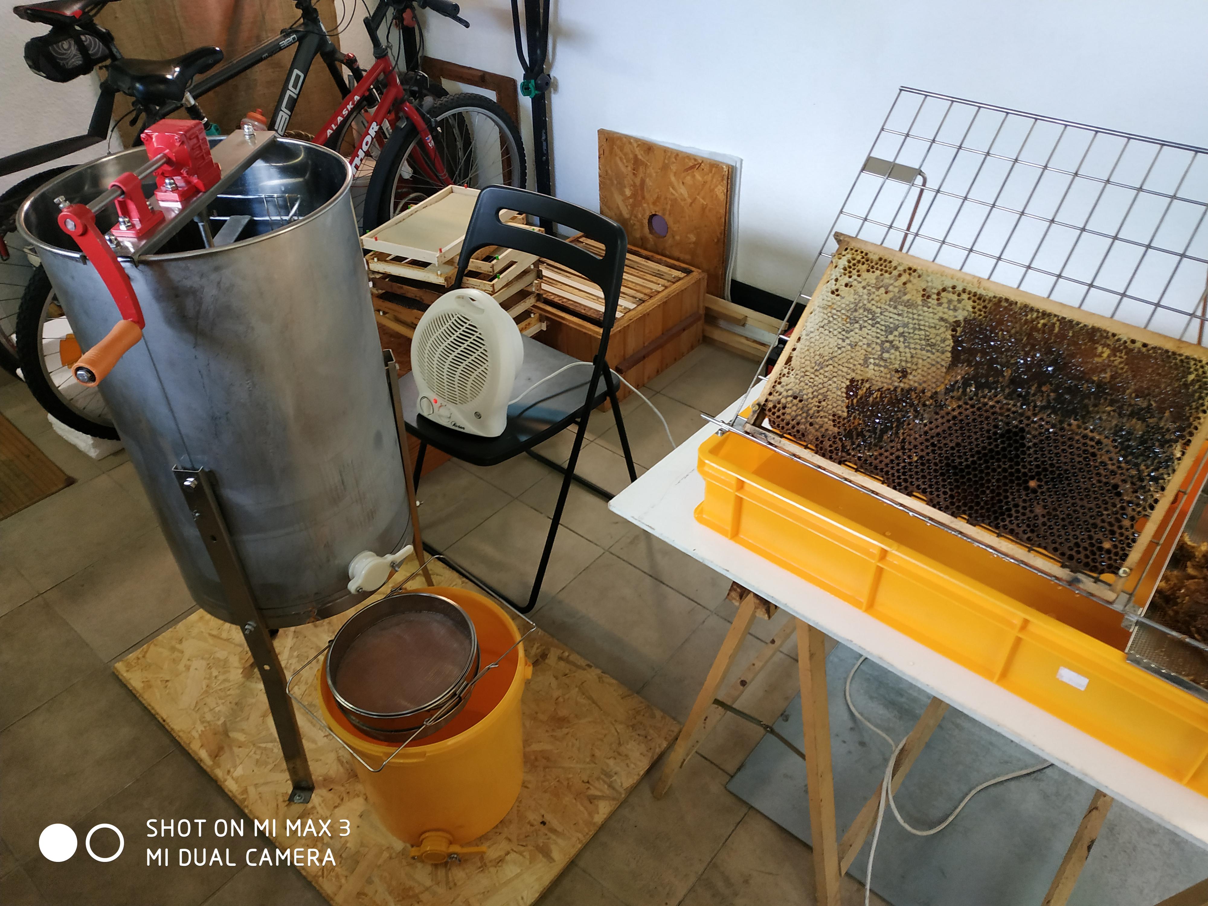 Jan Šimek - prodej medu foto 4