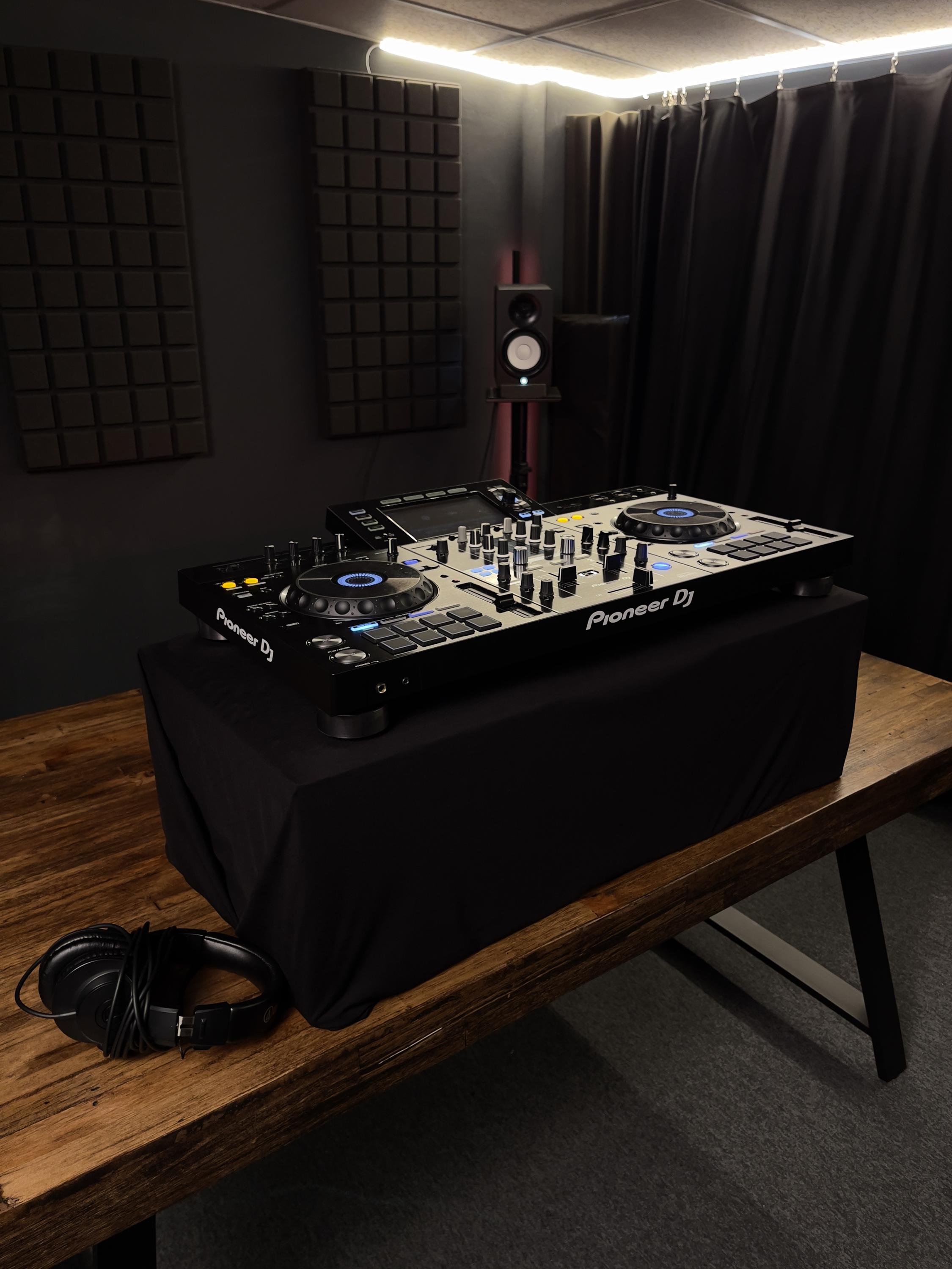 DJ Škola - ICELAB ACADEMY foto 4