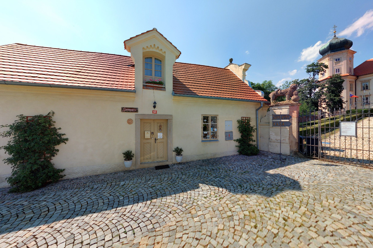 Suvenýry náměstí F. X. Svobody	929 foto 2