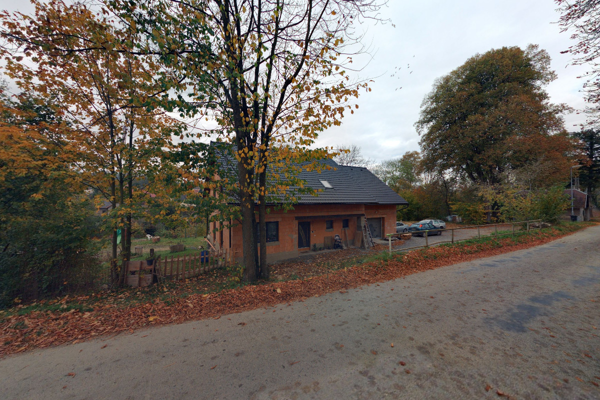 Moni nails - modeláž nehtů a pedikúra