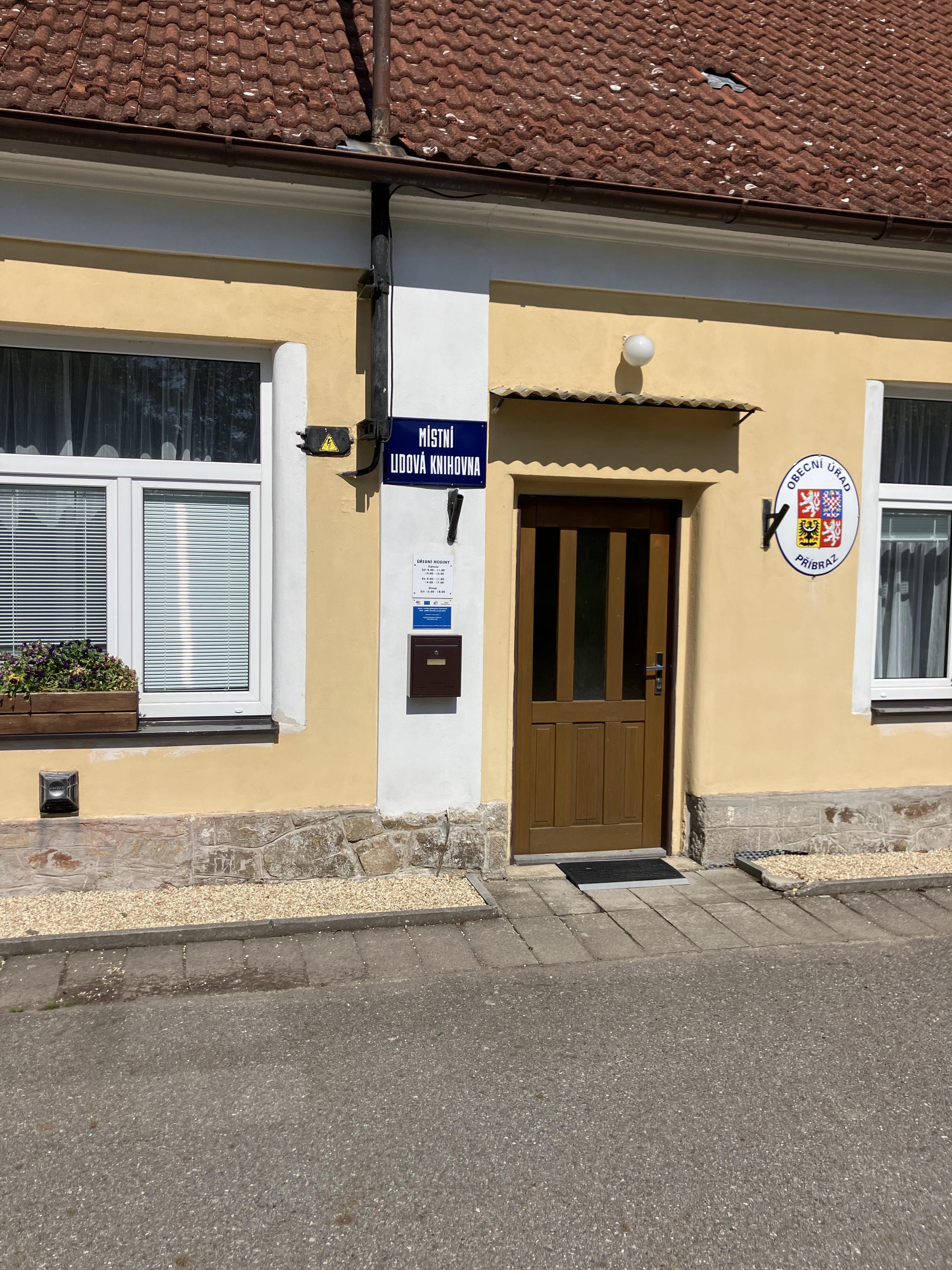 Obecní knihovna Příbraz foto 2
