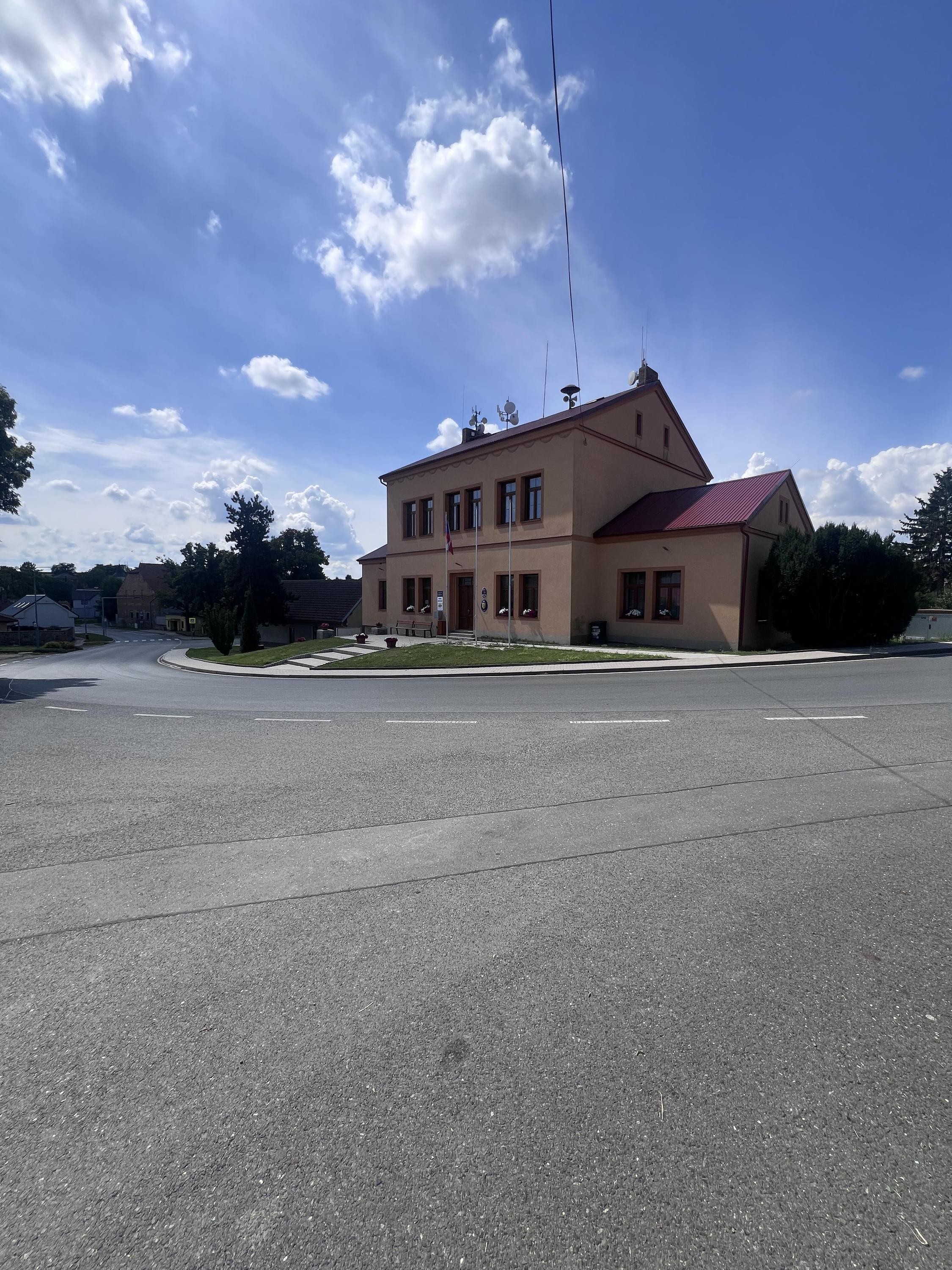 Vykáň - obecní úřad foto 4