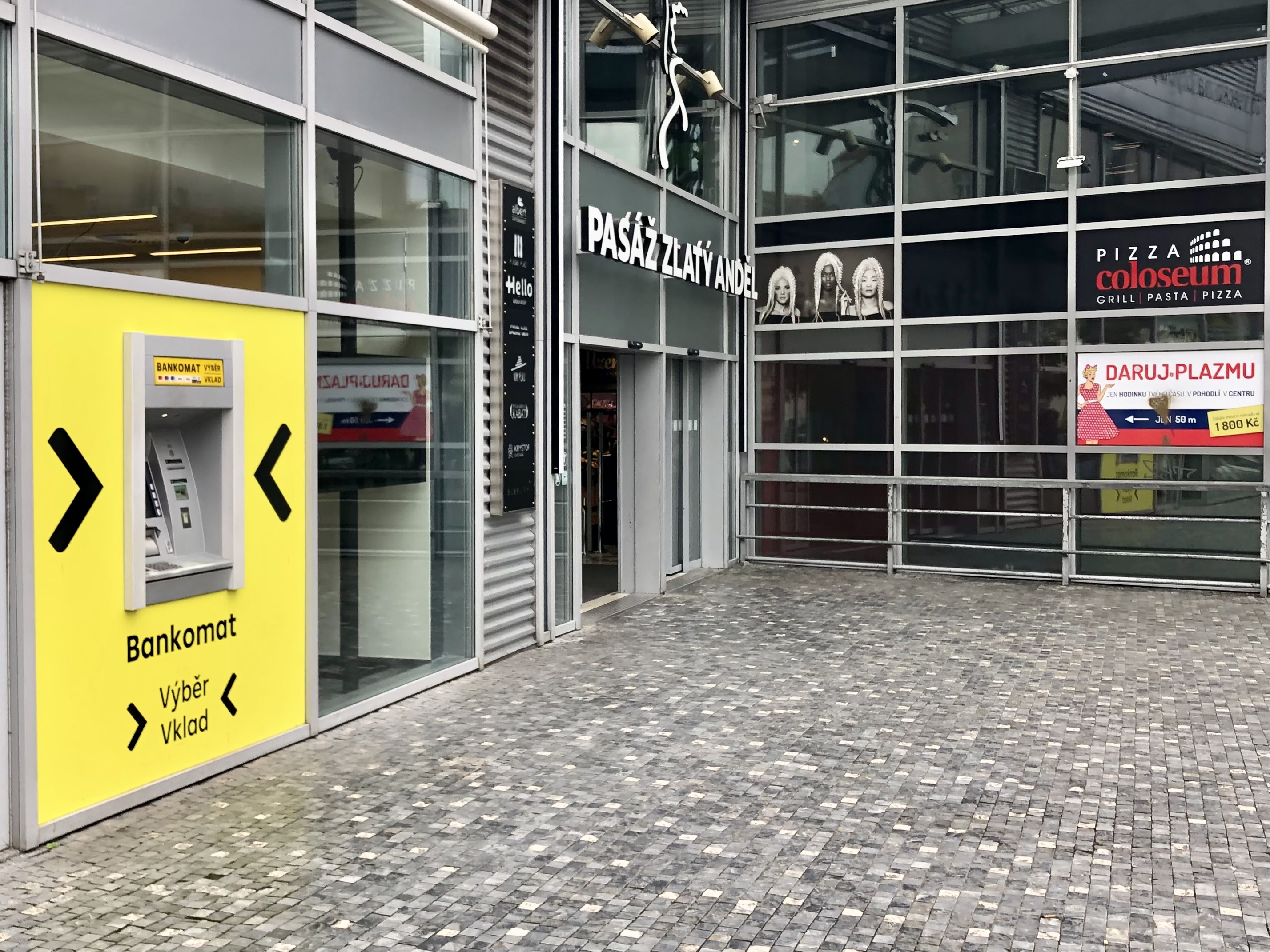 Raiffeisenbank - bankomat foto 3